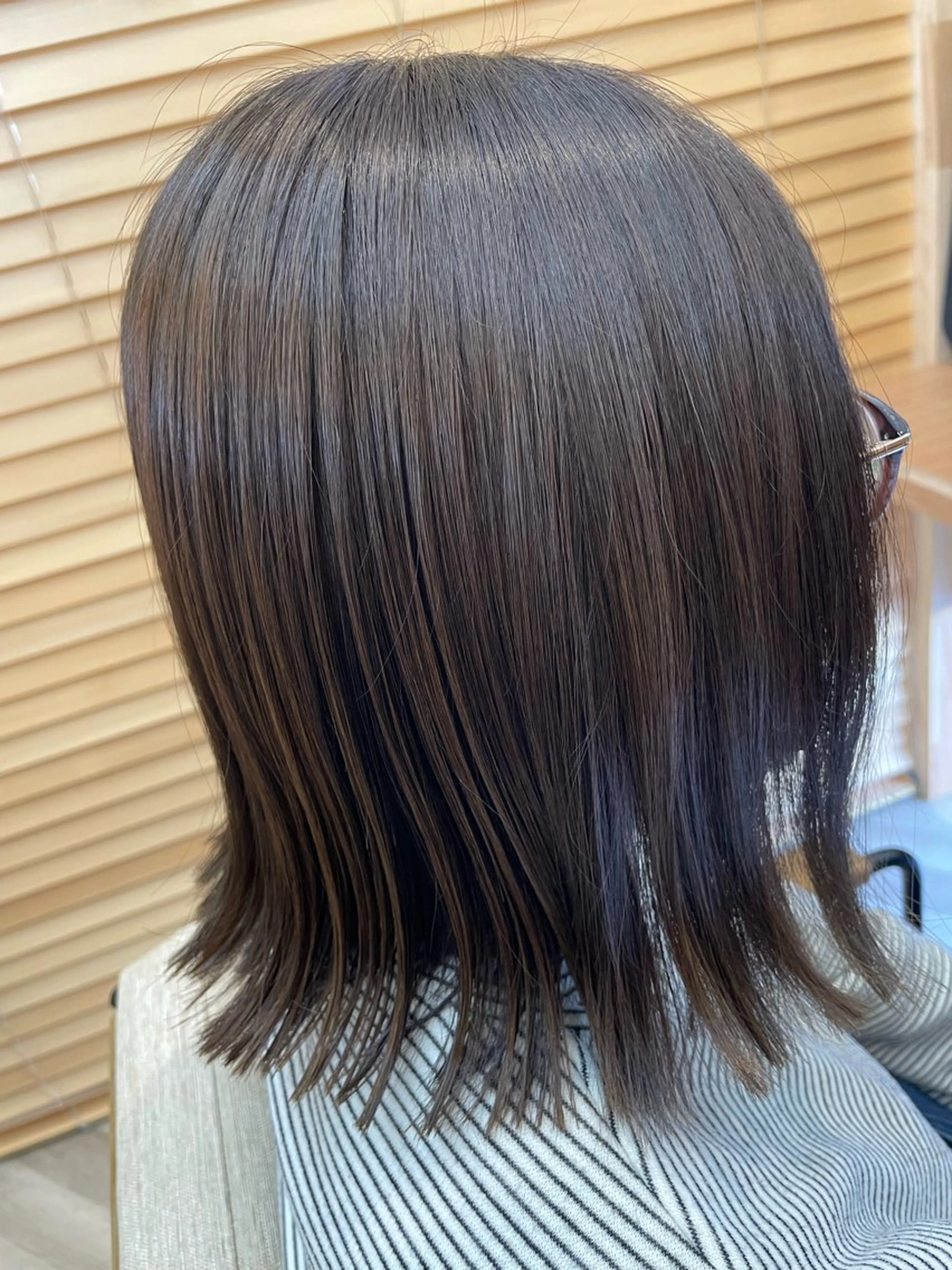 ショート カラー ボブ 外ハネヘア 岸田 怜奈のヘアスタイル