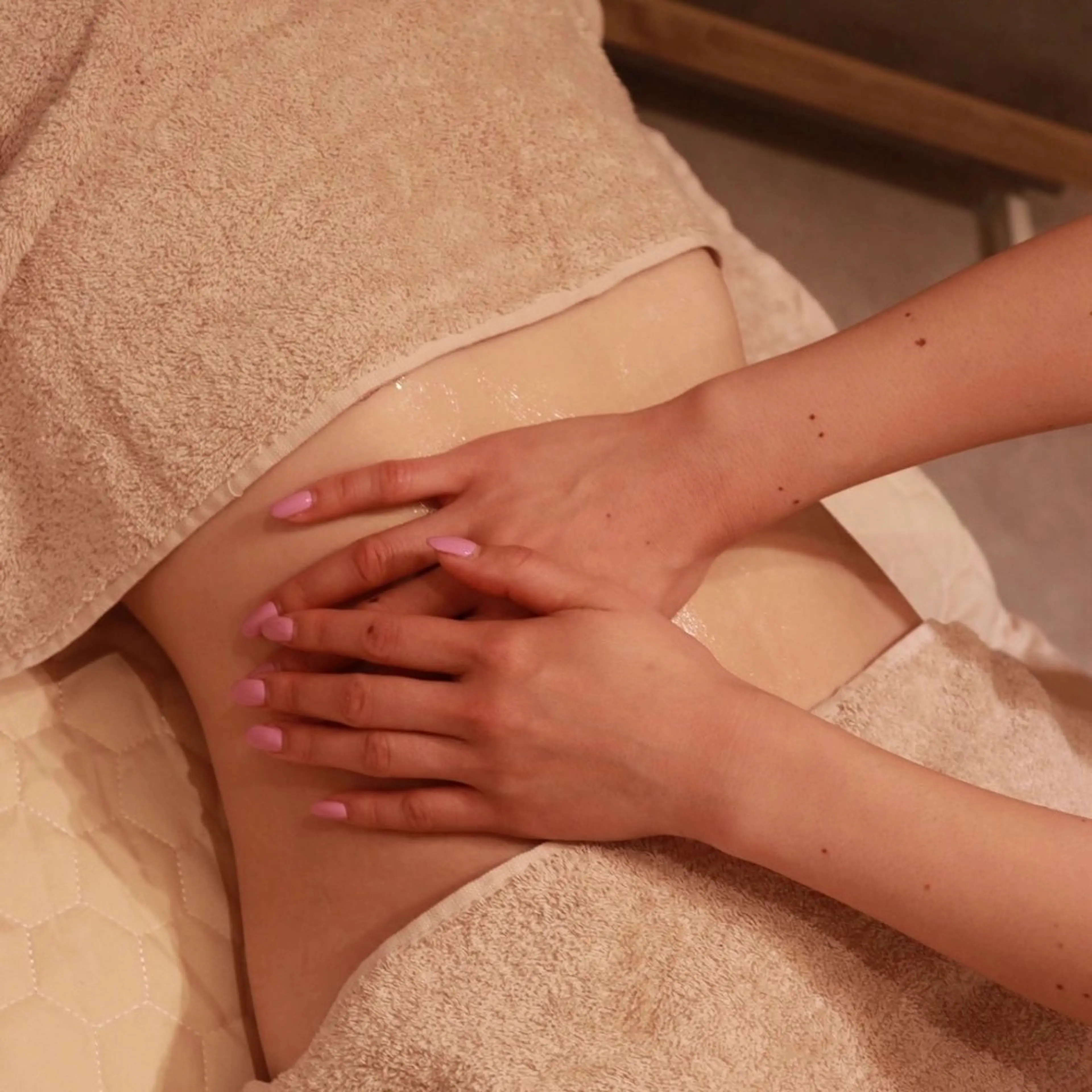 1番人気コース🤍オープン記念🌱【お腹するするコース】よもぎ蒸し→腸もみ→耳ツボジュエリー💎の写真