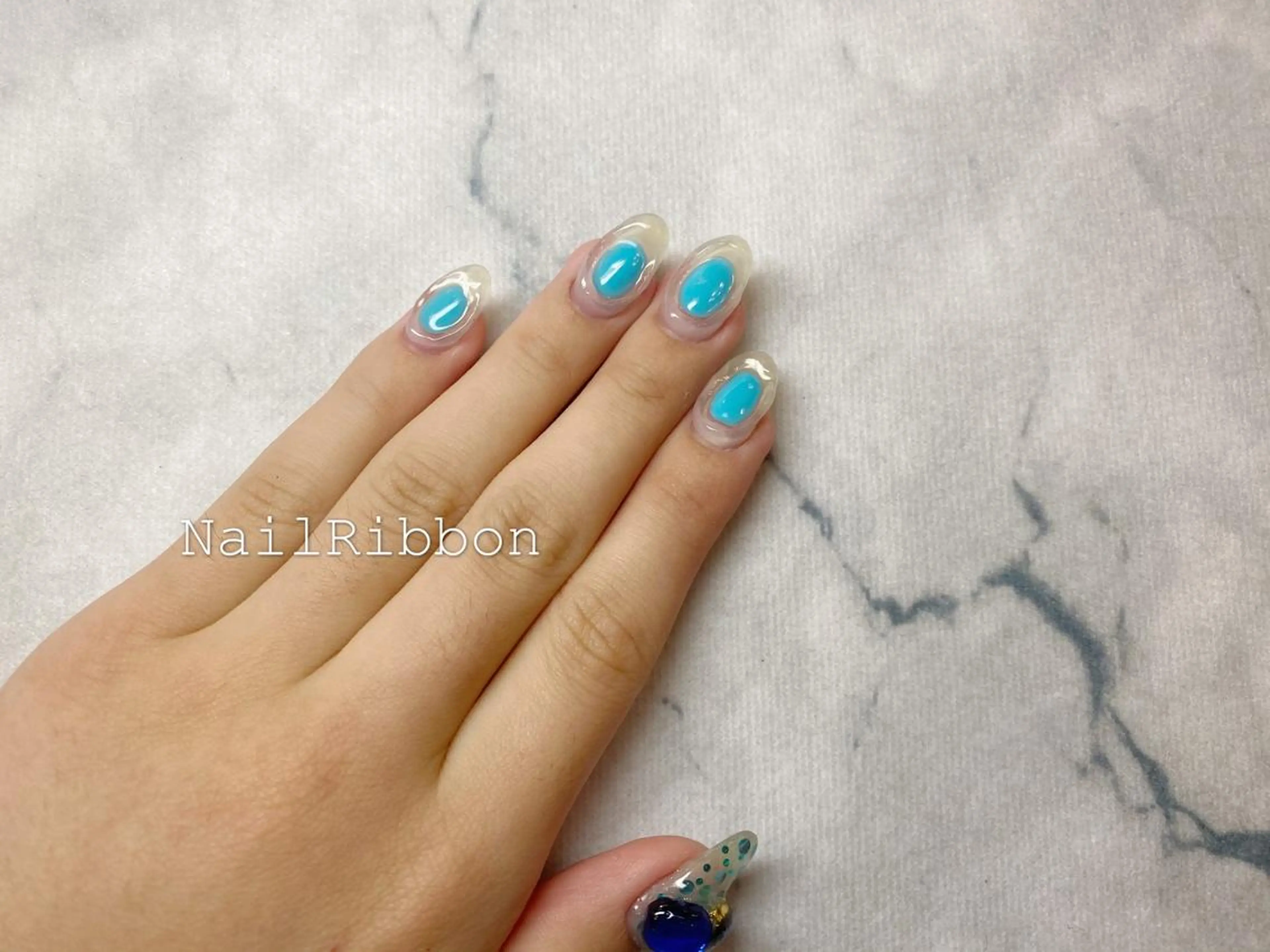 ネイル ネイルリボン 伊藤のネイルデザイン
