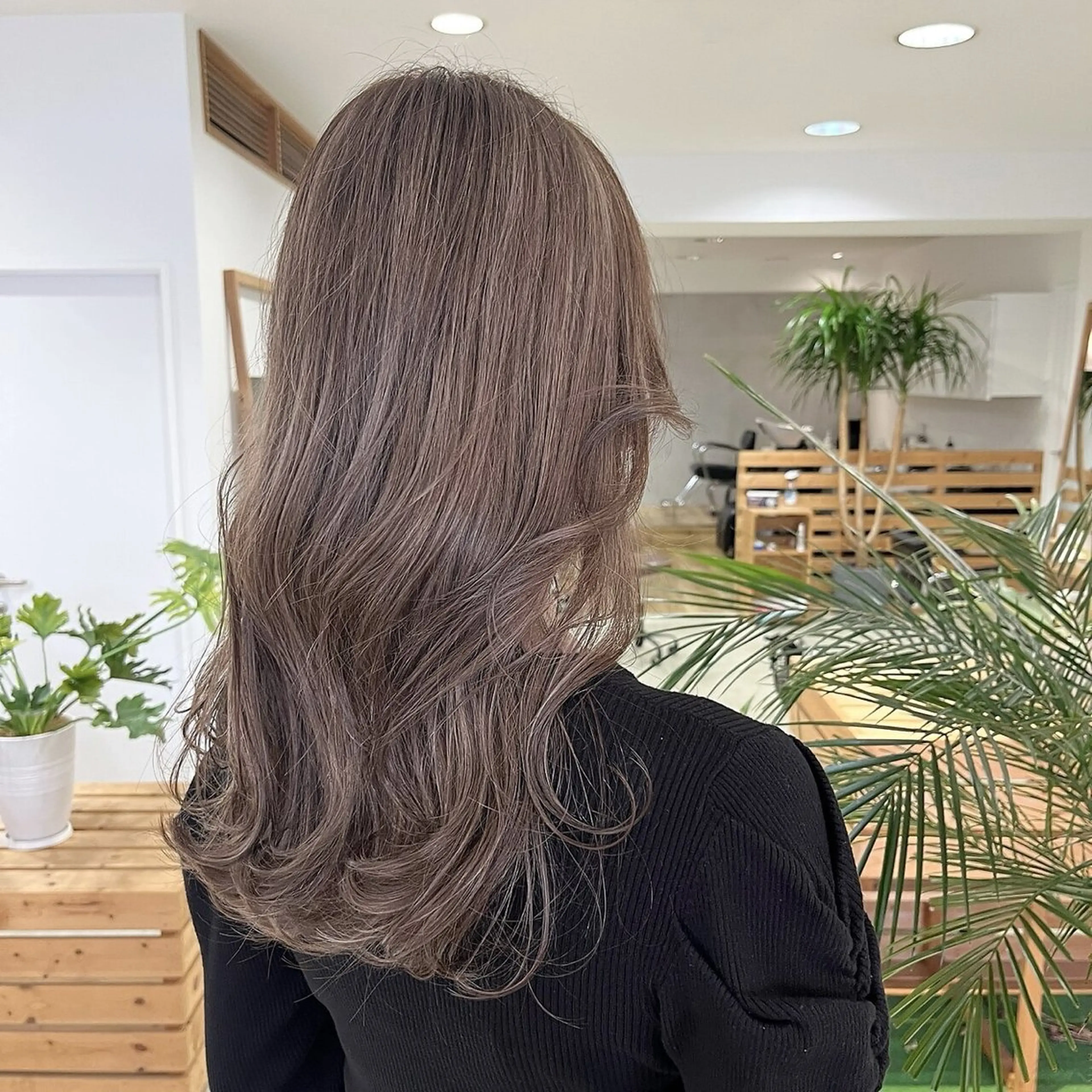 ミディアム カット ヘアカラー トリートメント hoNua. 栄/透明感カラーのヘアスタイル