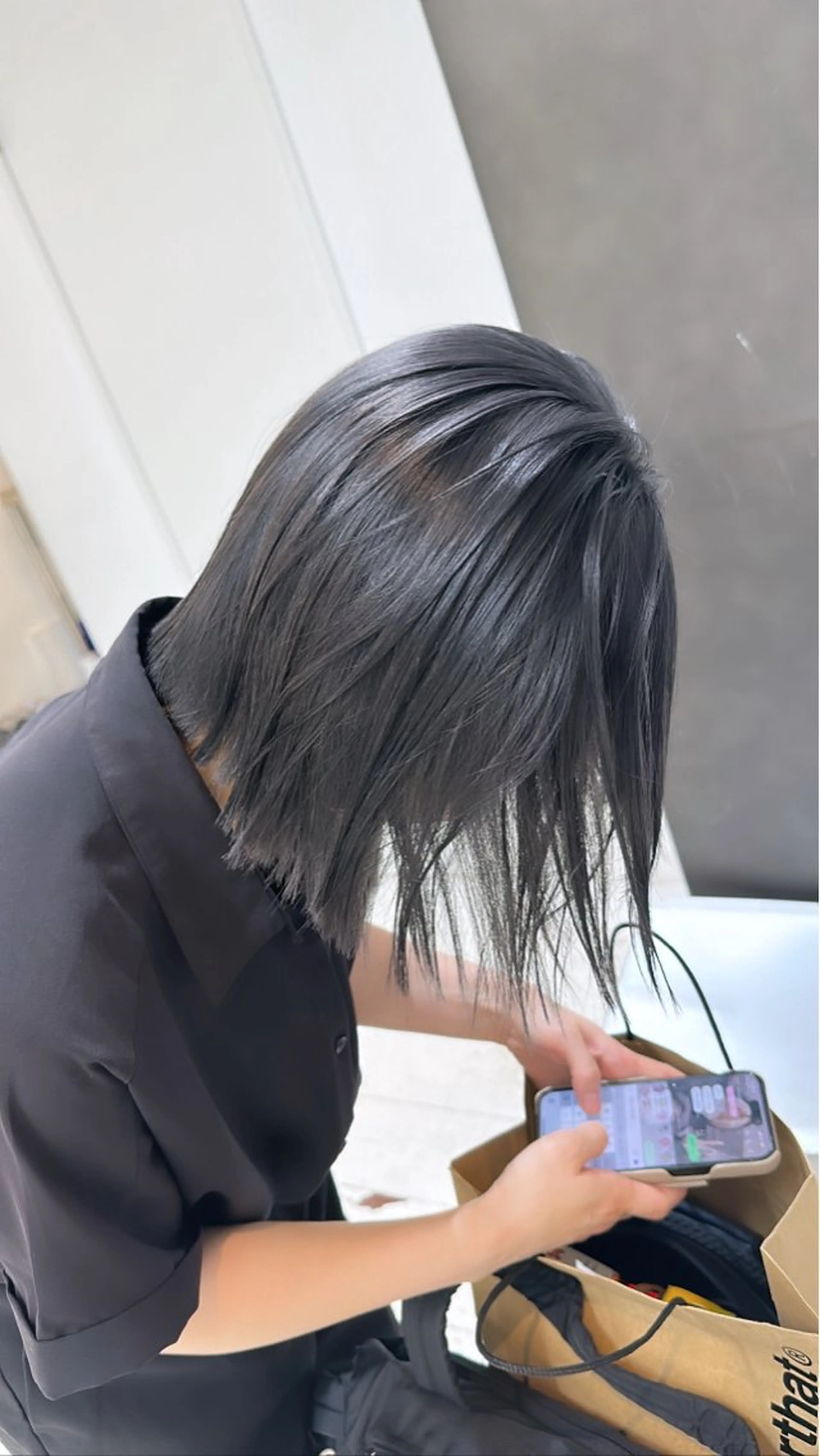 カラー ニシオカ タクヤのヘアスタイル