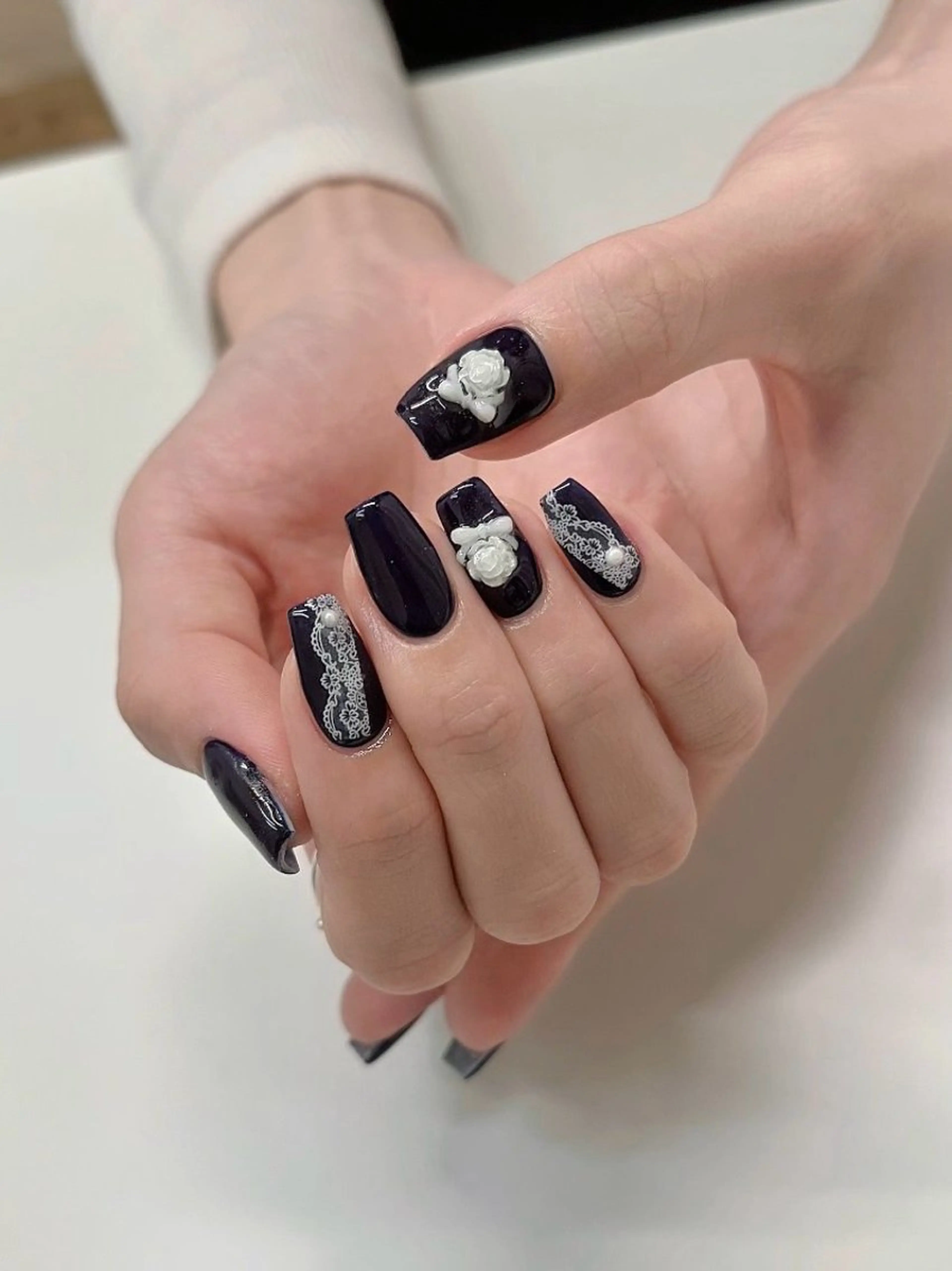 ネイル tsuki🎀ワンホ ン🍒ガーリー🪄のネイルデザイン