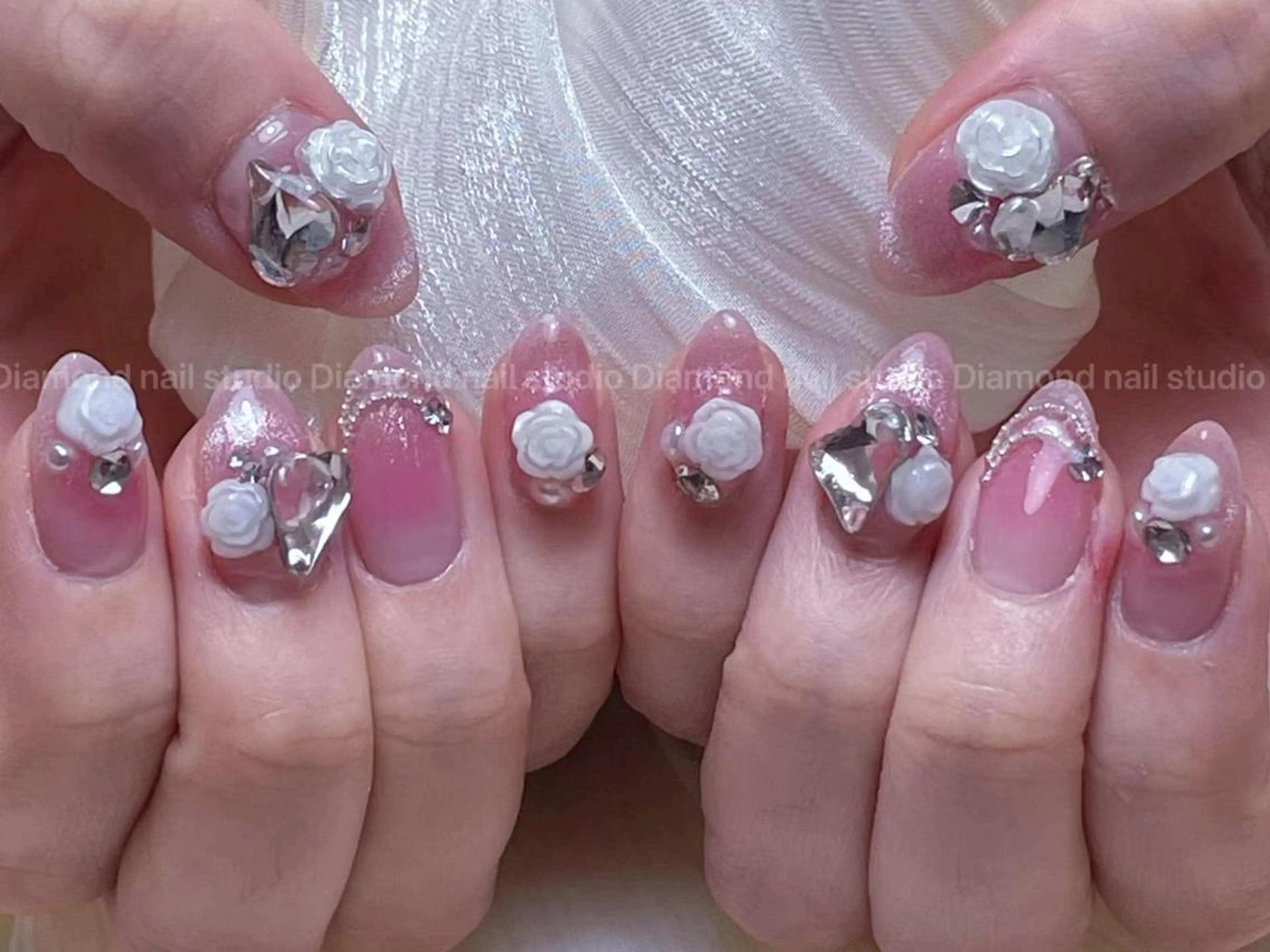 ネイル アートネイル オーロラネイル ガーリー キラキラネイル マグネットネイル ハンドネイル DIAMOND 💅のネイルデザイン