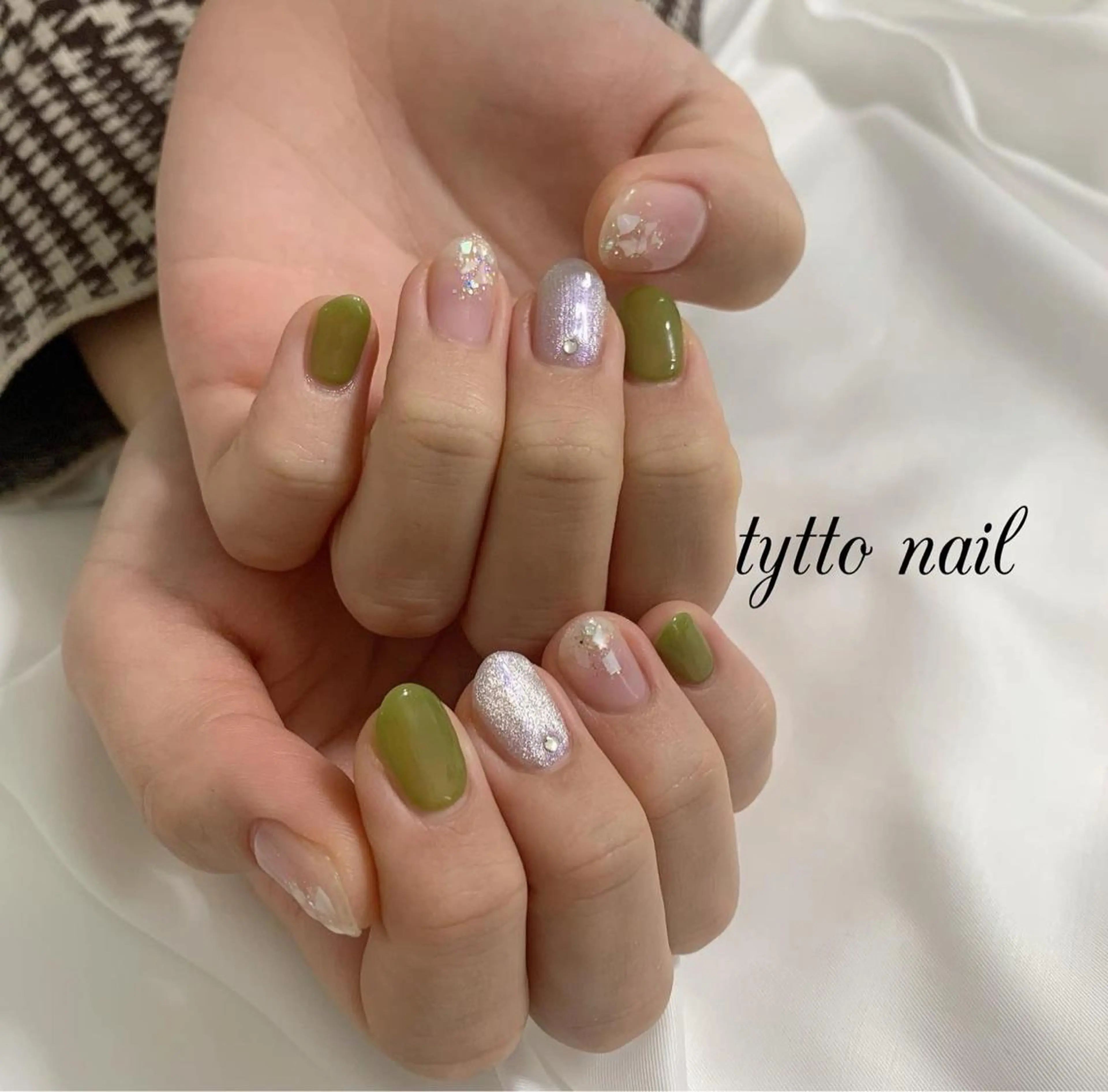 ネイル グリーン マグネットネイル 冬ネイル ハンドネイル tytto nail ❤︎‪‪eri‪‪のネイルデザイン