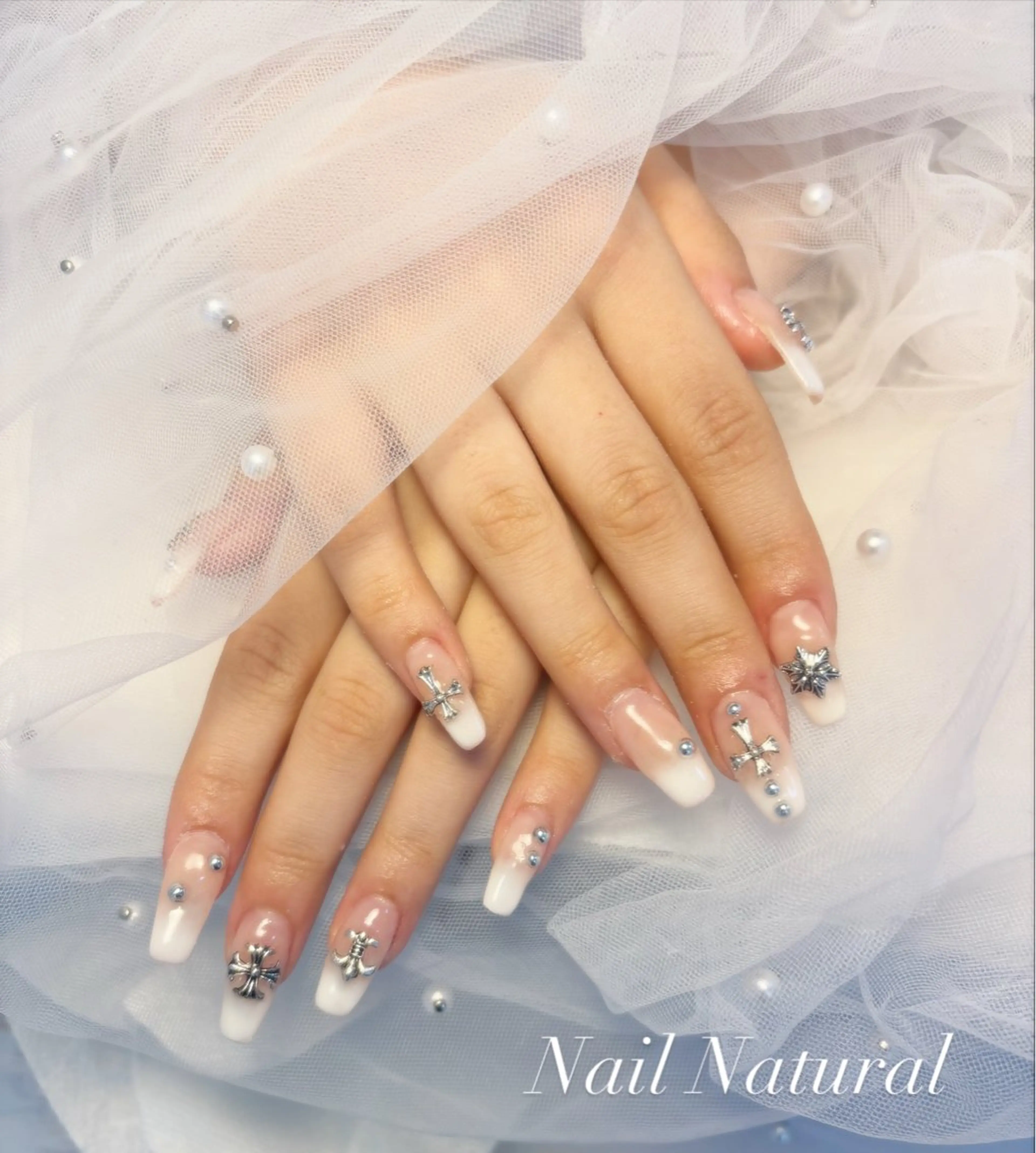 ネイル フラッシュネイル フットネイル フレンチネイル ジェルネイル ガラスフレンチ ハンドネイル Nail salon Natulalのネイルデザイン