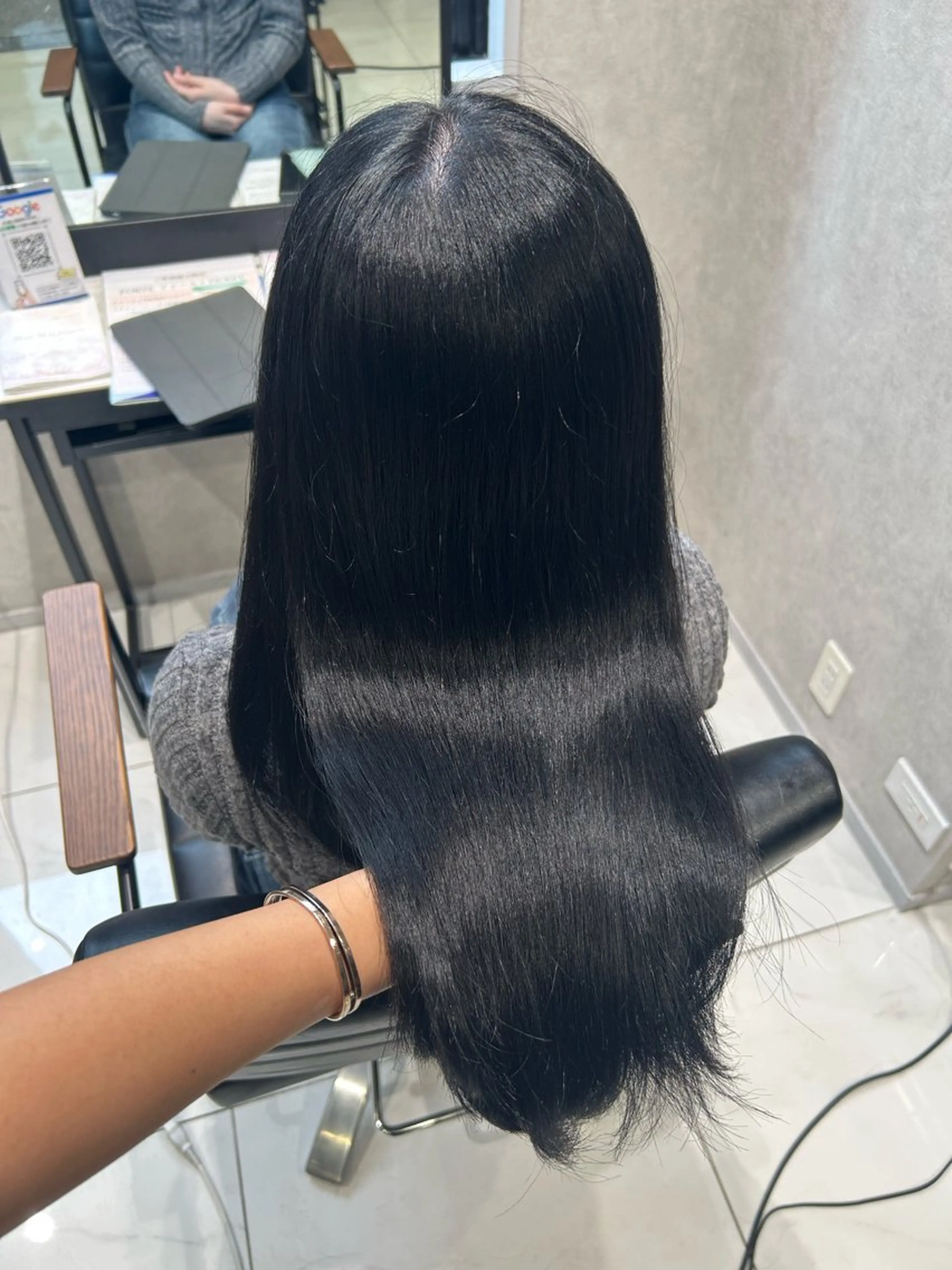 カラー 透明感カラー💙 束感マツエク🪼海月のヘアスタイル