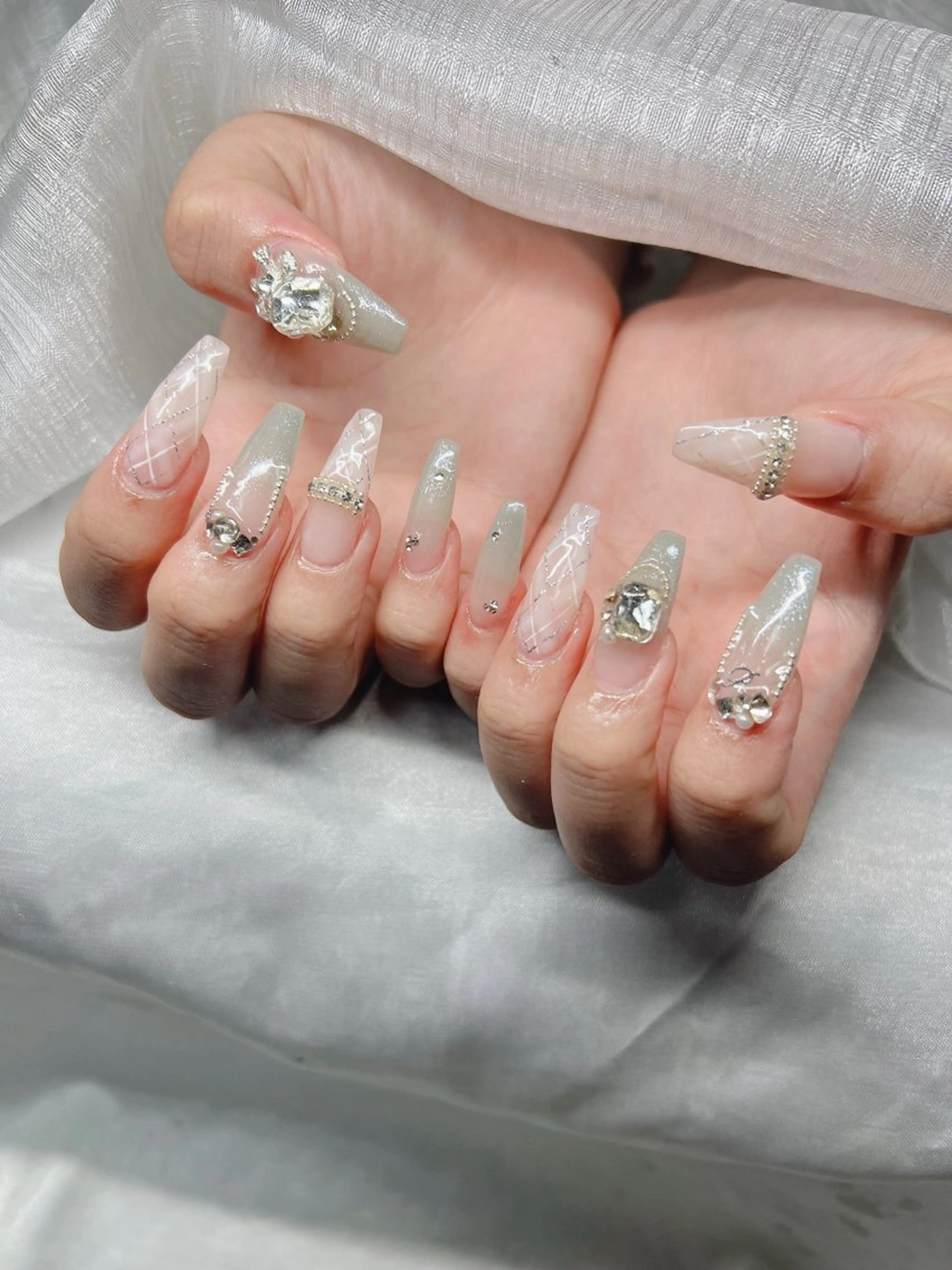 ネイル ハンドネイル Lee Nailsのネイルデザイン