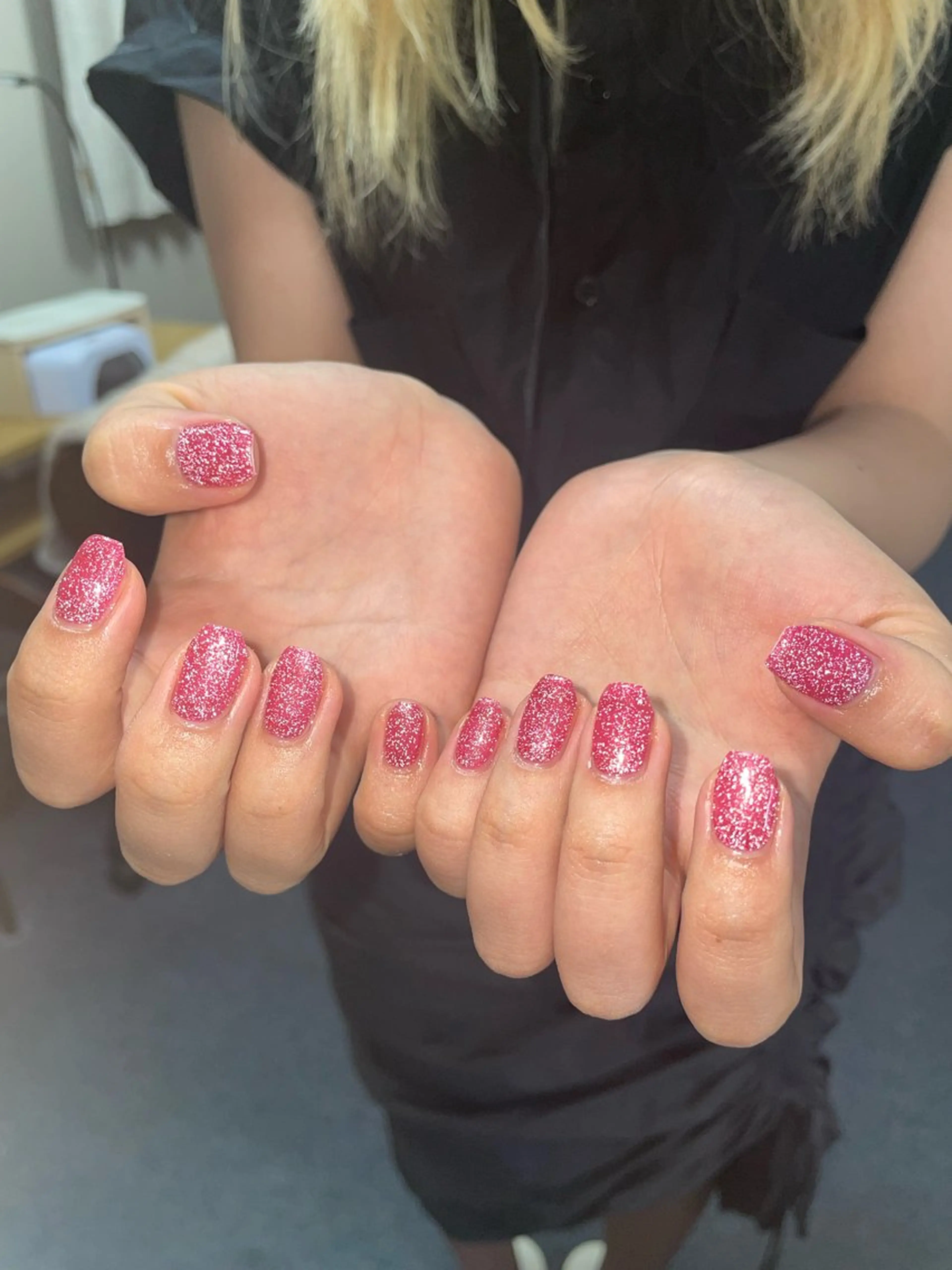 ネイル フラッシュネイル キラキラネイル ワンカラーネイル ピンク 夏ネイル ハンドネイル ハンドケア 🎀NAIL🎀 AI🪄︎︎◝✩のネイルデザイン