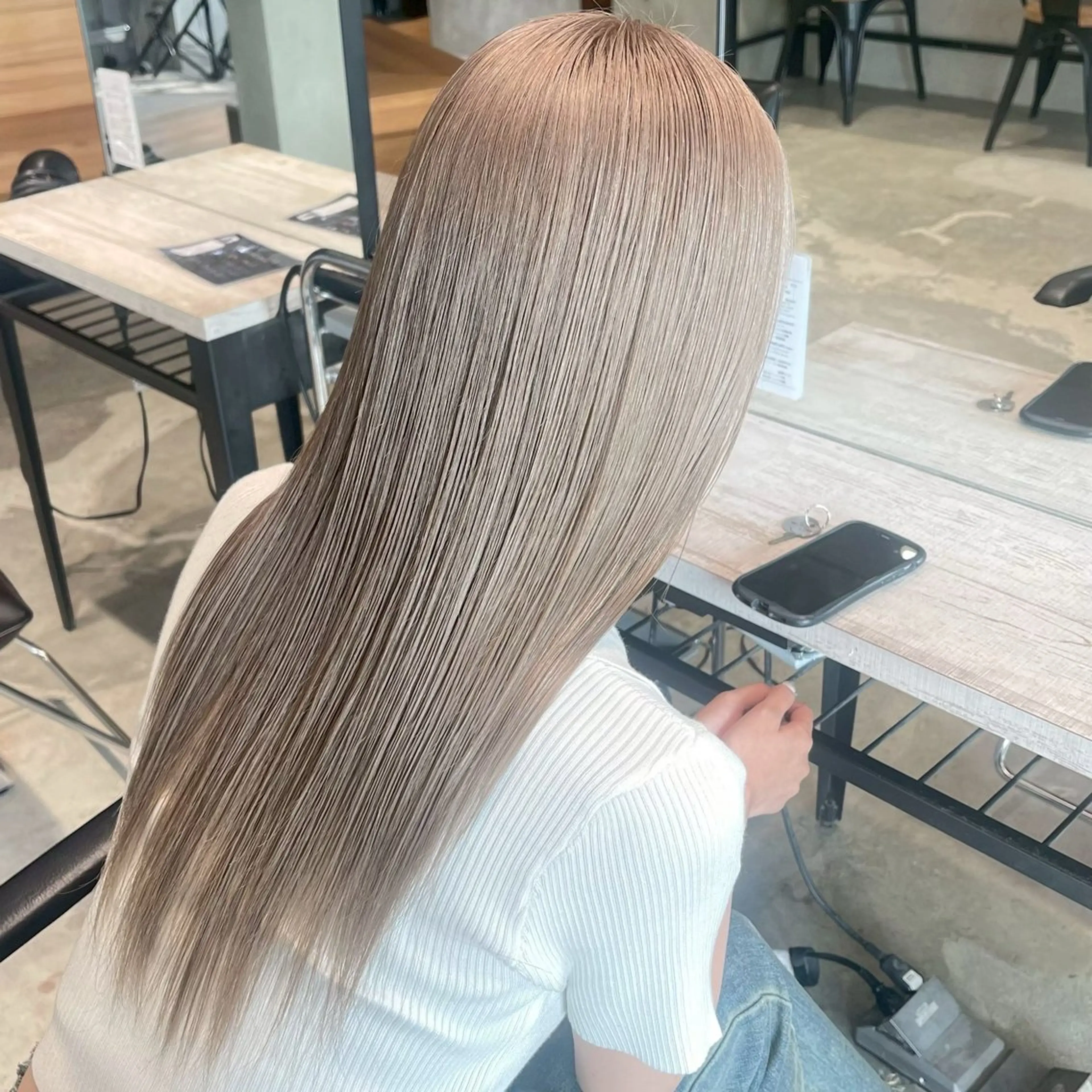 セミロング カラー カット ヘアカラー トリートメント 艶髪ハイトーン /髪質改善✨レオンのヘアスタイル