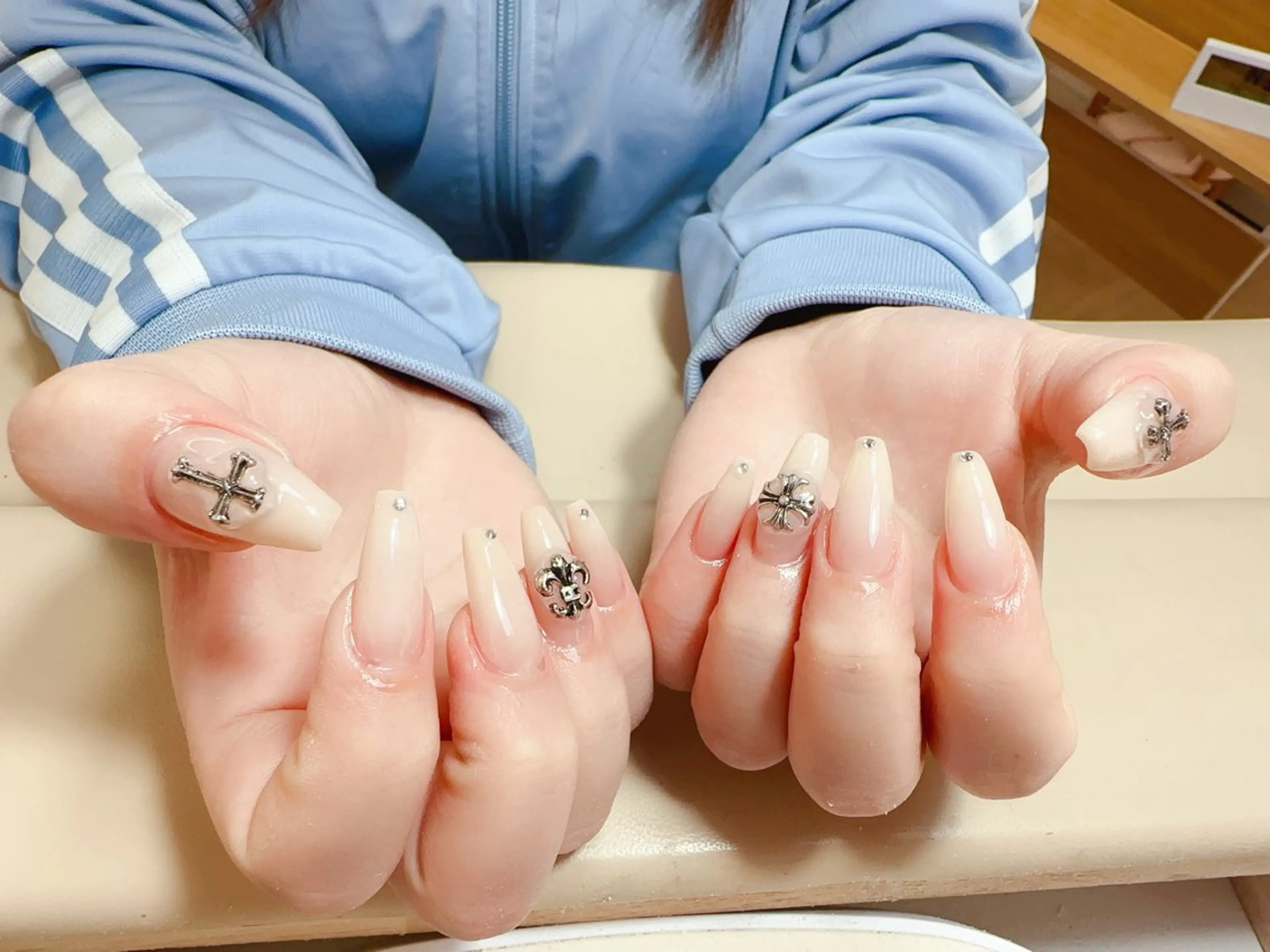 ネイル ハンドネイル NAIL CIRCLESのネイルデザイン