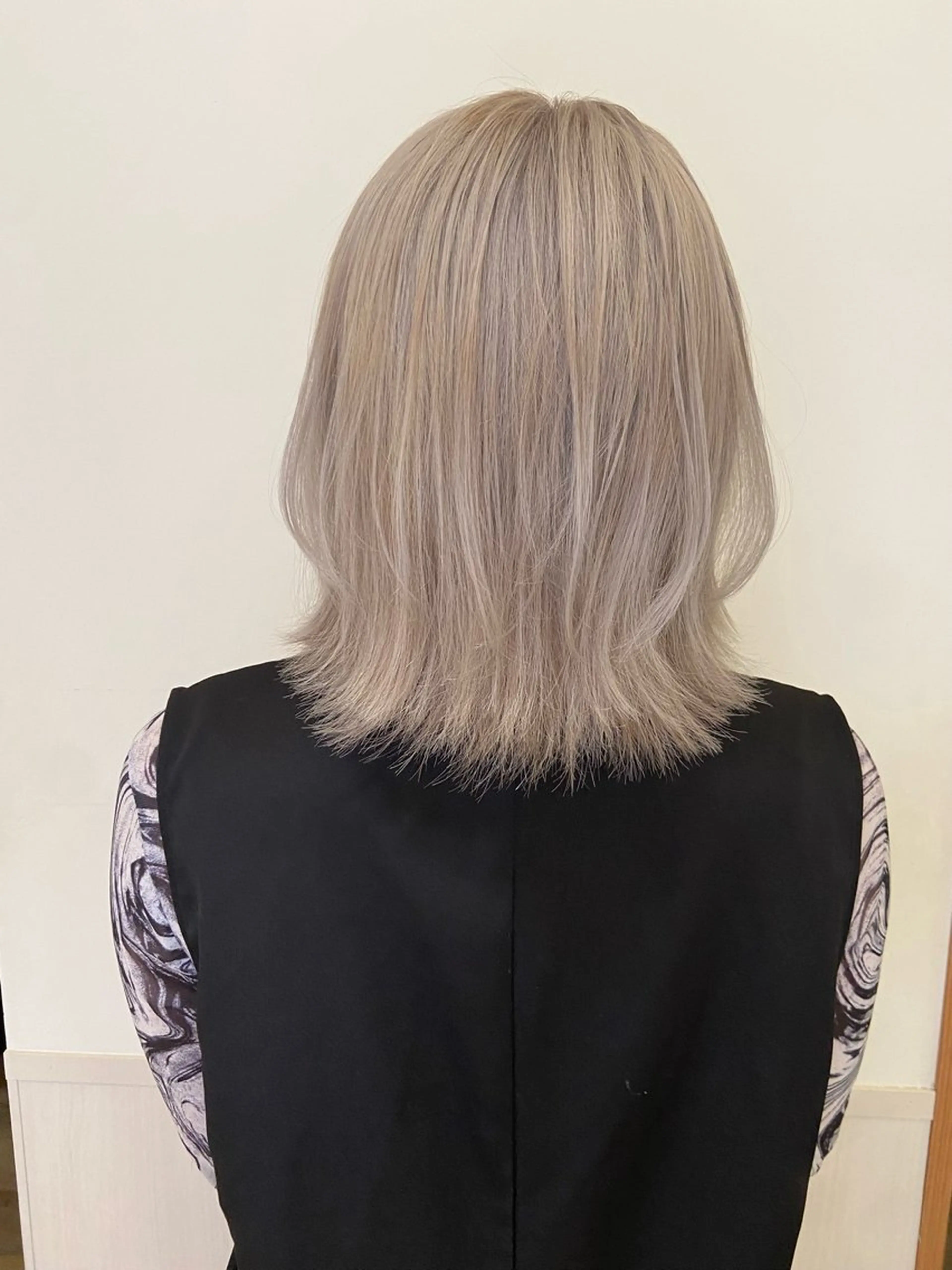 セミロング カラー ヘアカラー トリートメント 🐺ウルフ/レイヤー 似合わせ‎🤍沙羅のヘアスタイル