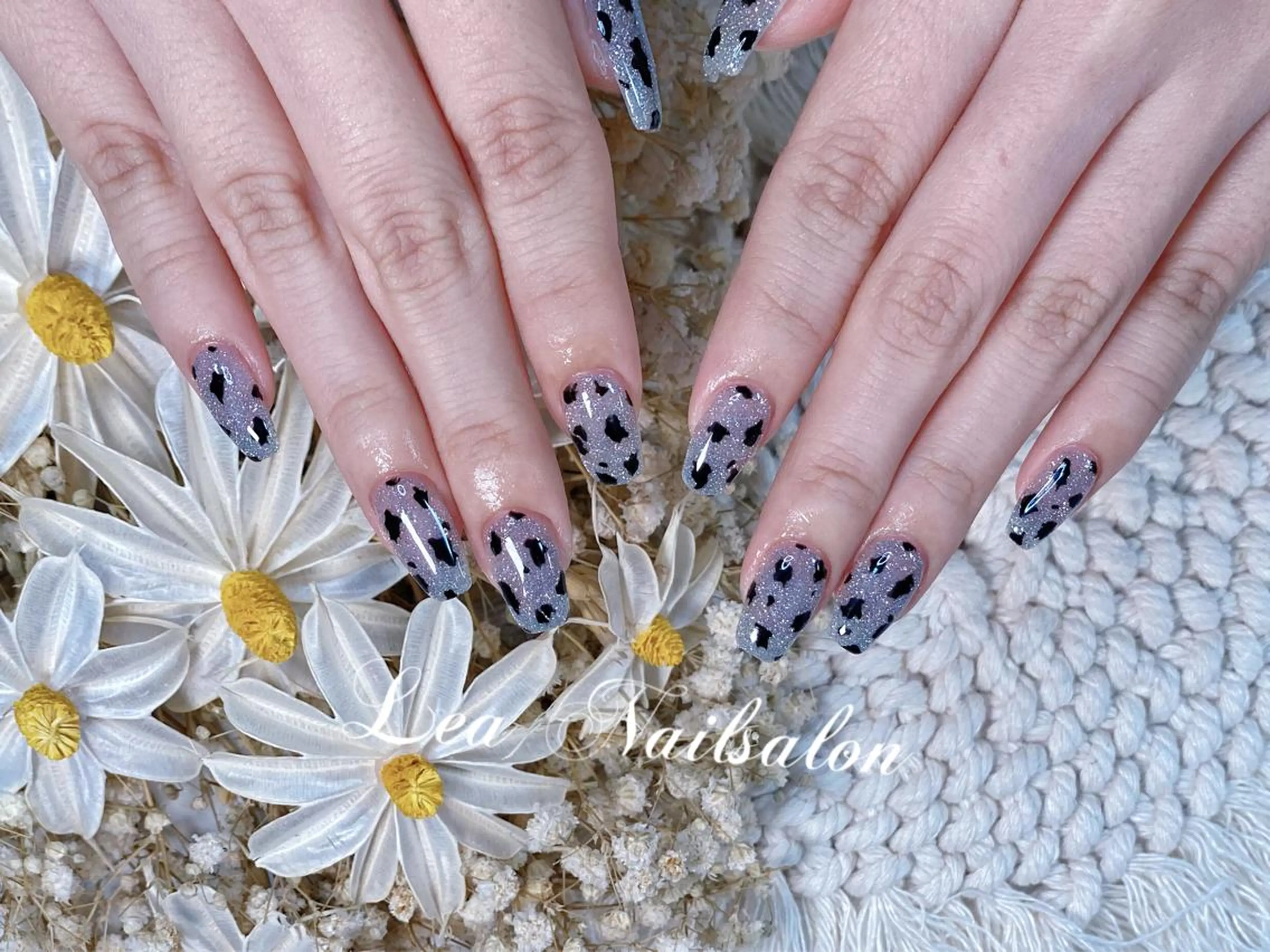 ミディアム カラー ネイル Lea NAILsalon所属・Le’a NailSalonのネイルデザイン