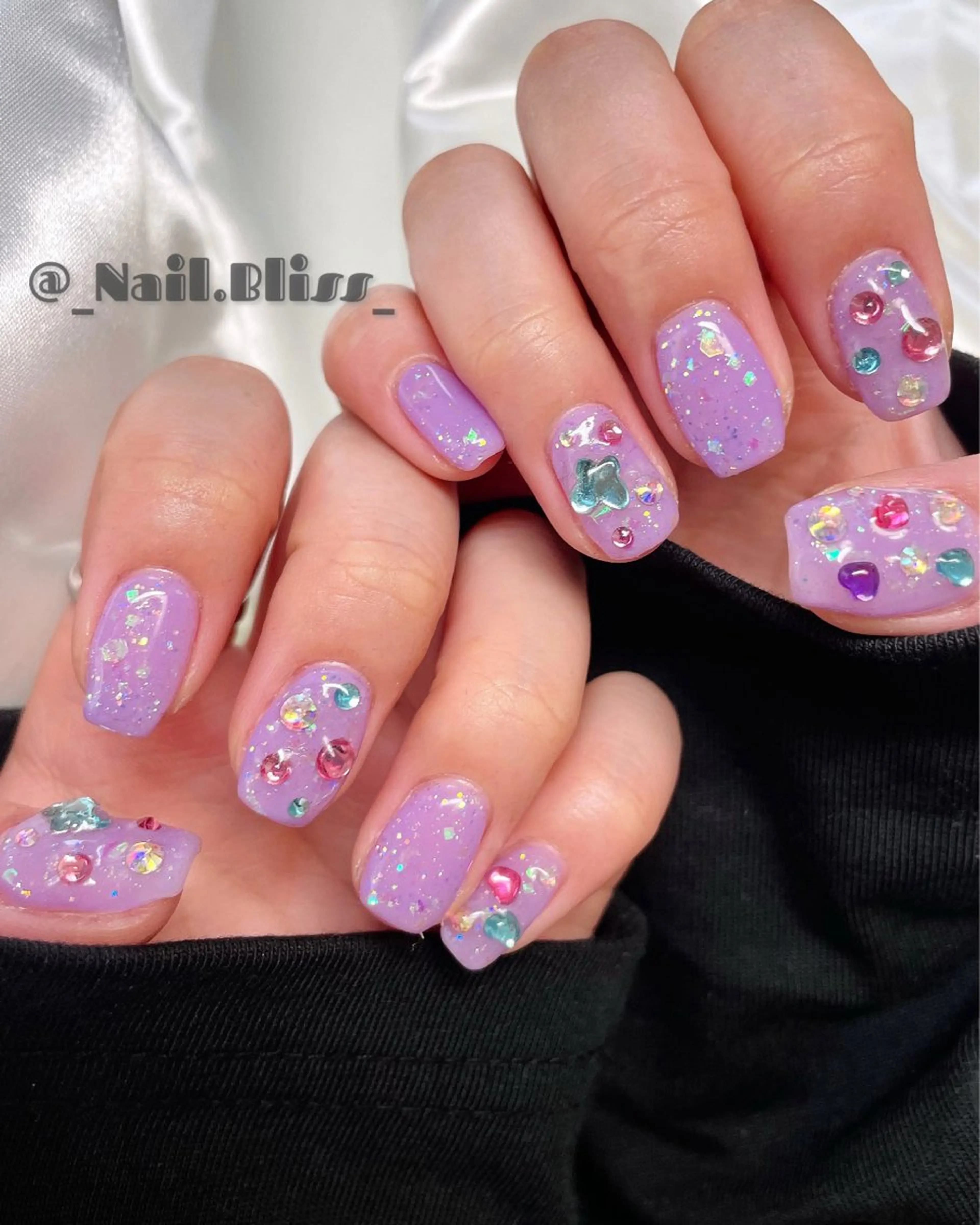 ネイル キラキラネイル ラメ(グリッター) パープル ストーンネイル ハンドネイル NAIL BLISSのネイルデザイン