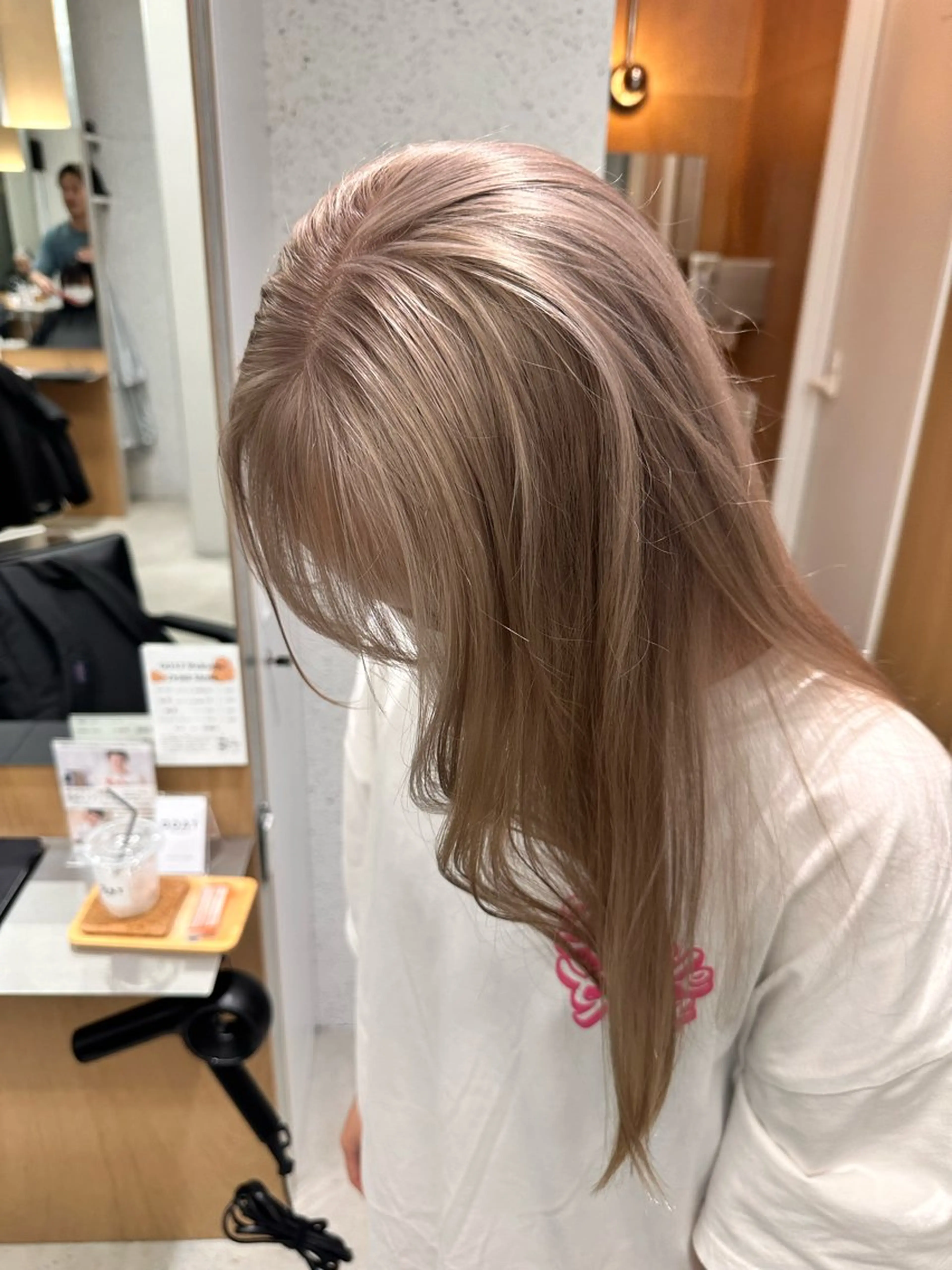 セミロング ヘアカラー GOAT_茅ヶ崎 キシ サクラのヘアスタイル