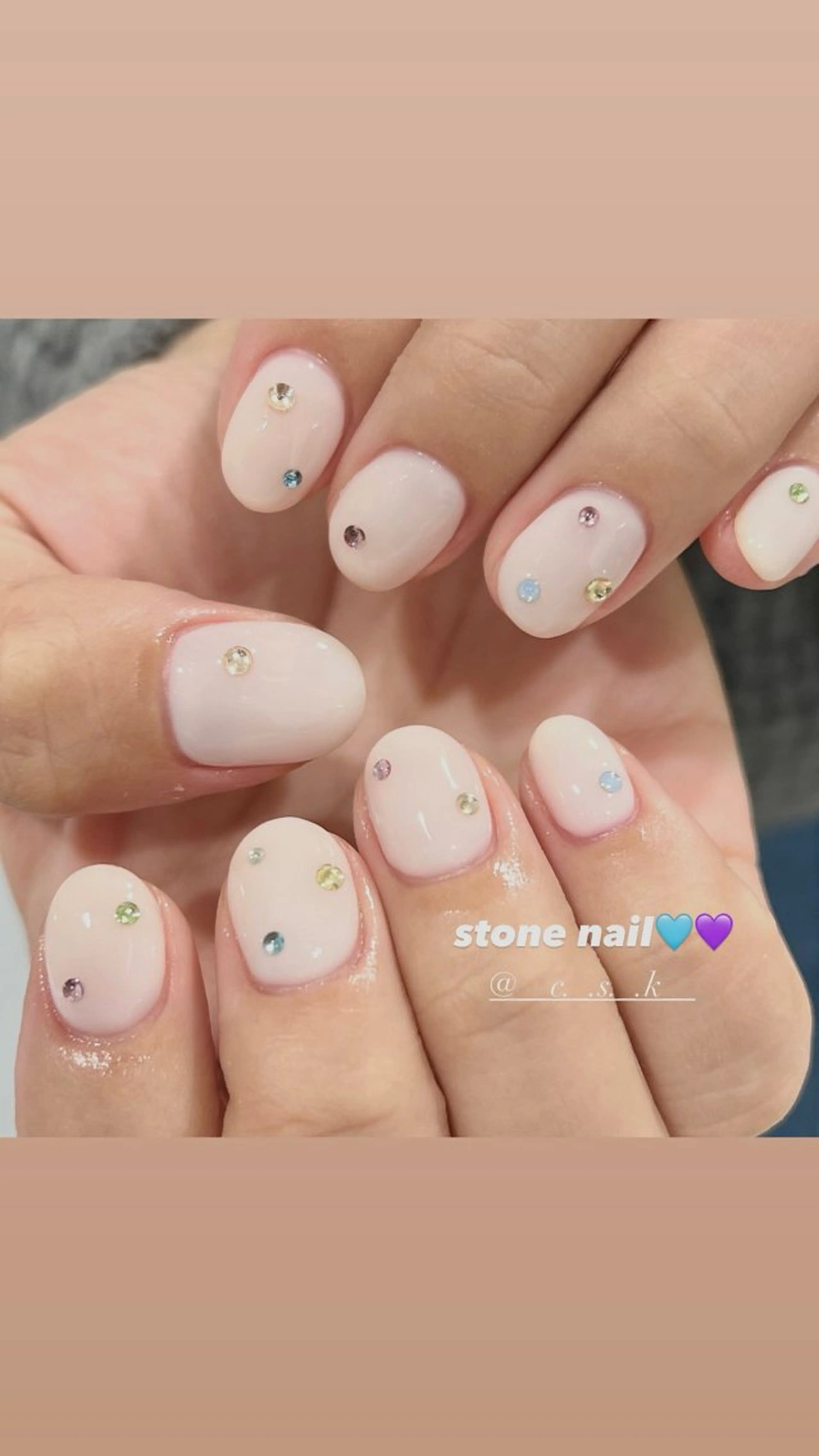 ネイル クリアネイル ストーンネイル ハンドネイル 🎀チーク/ちゅるん 🫧chisa🎀のネイルデザイン