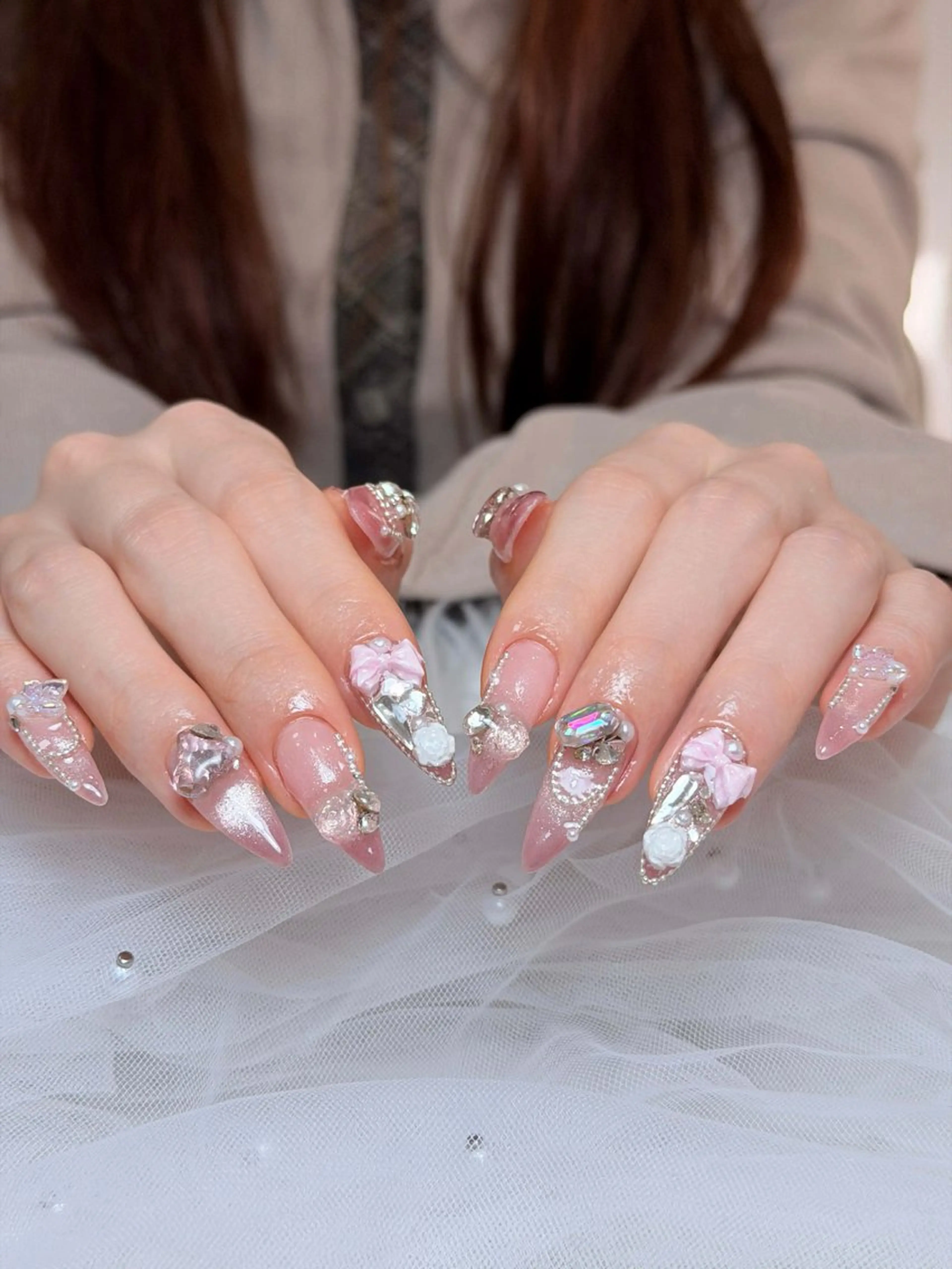 ネイル オーロラネイル ボルドー ブラウン 氷ネイル・うるうるネイル キラキラネイル ハンドネイル Julli NailStudioのネイルデザイン