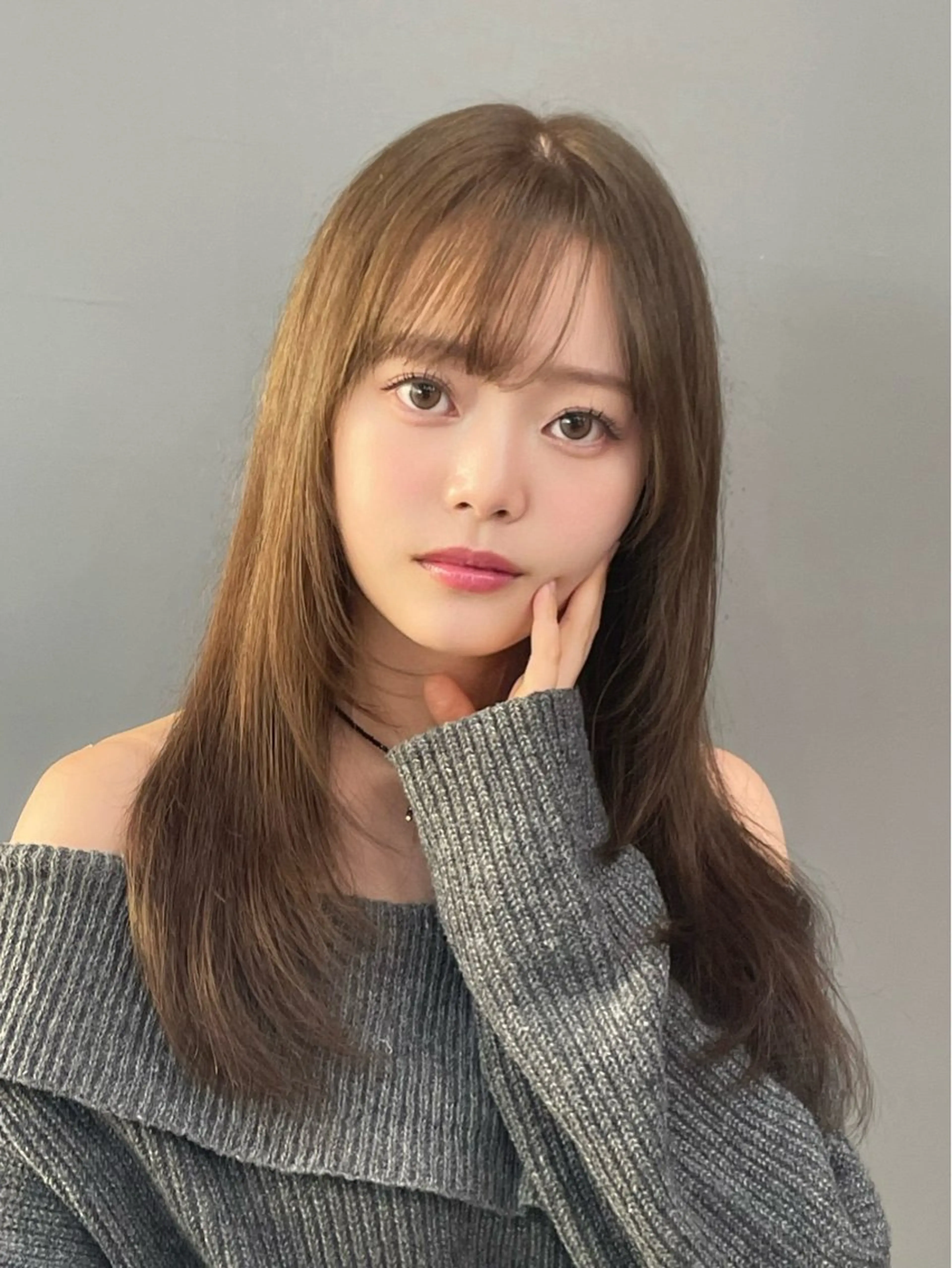 セミロング 顔まわりレイヤー レイヤーカット カット ヘアカラー トリートメント 川面 夕華のヘアスタイル