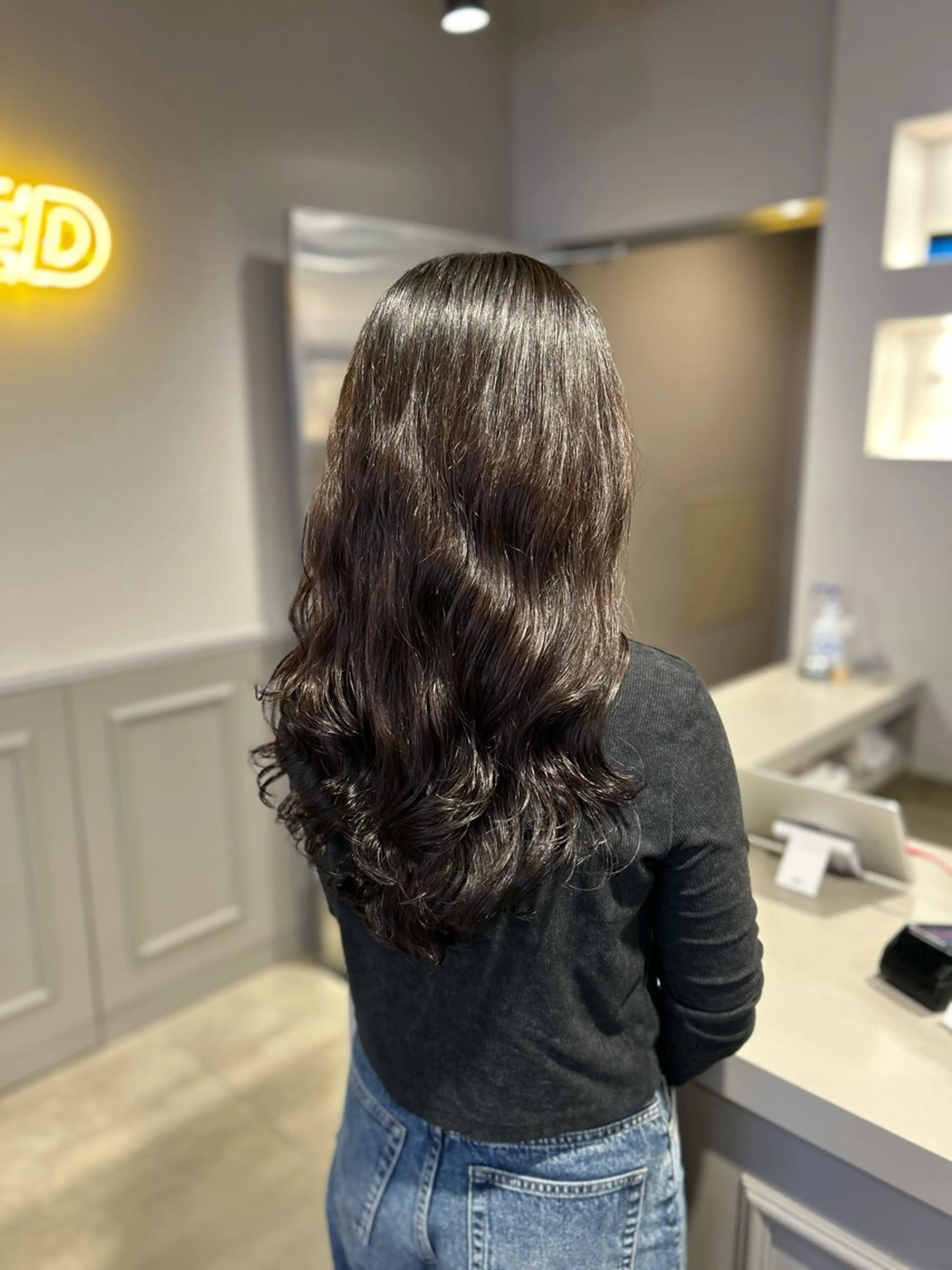 セミロング カラー パーマ ヘアアレンジ メンズ キッズ カット ヘアカラー トリートメント 🦋韓国レイヤー/ 透明感グレージュ🦋のヘアスタイル