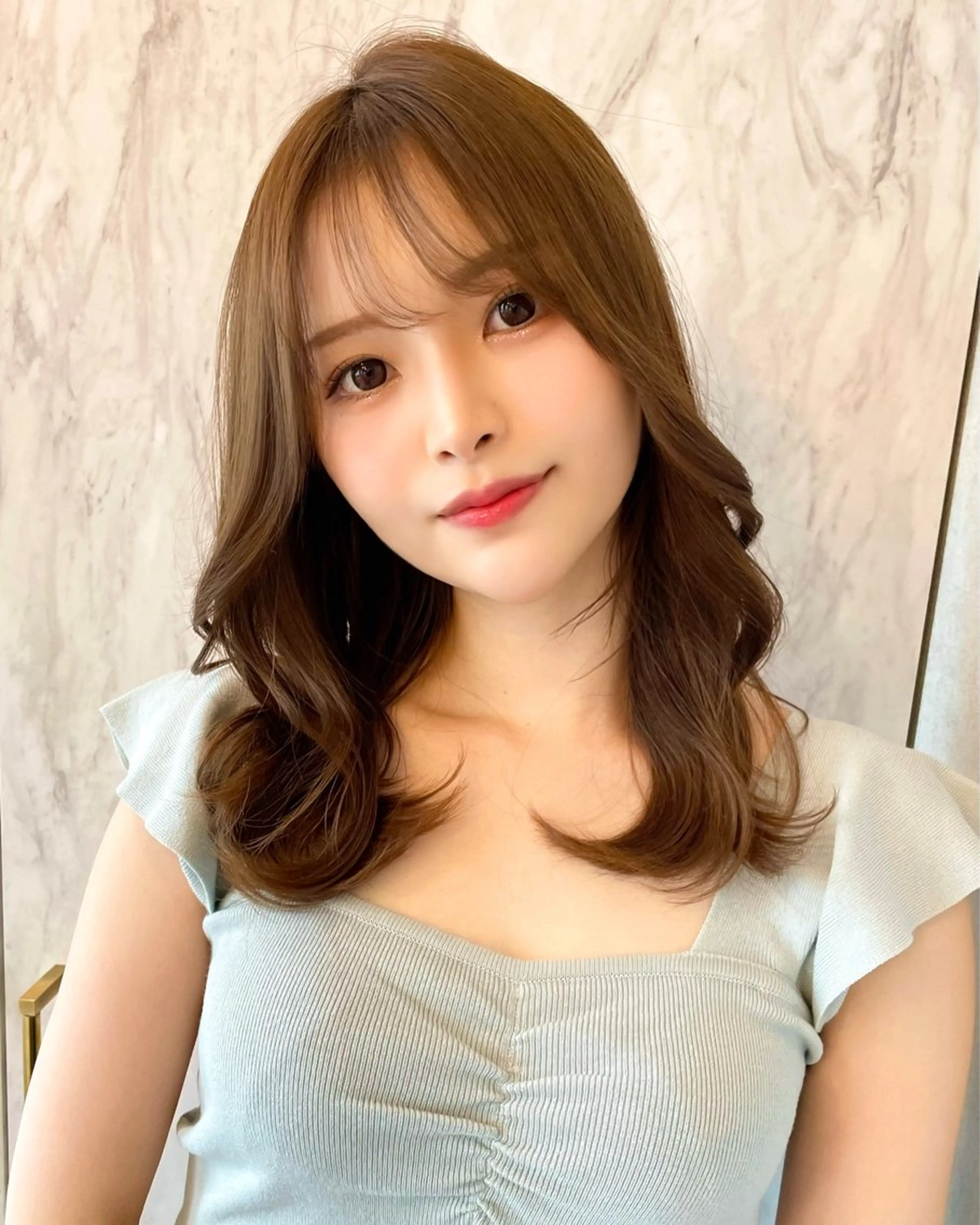 ミディアム カラー ベージュカラー ブリーチ 透明感カラー ダブルカラー グレージュ カット ヘアカラー トリートメント 韓国ヘア🤍顔周り/ 髪質改善✨/林遼一郎のヘアスタイル