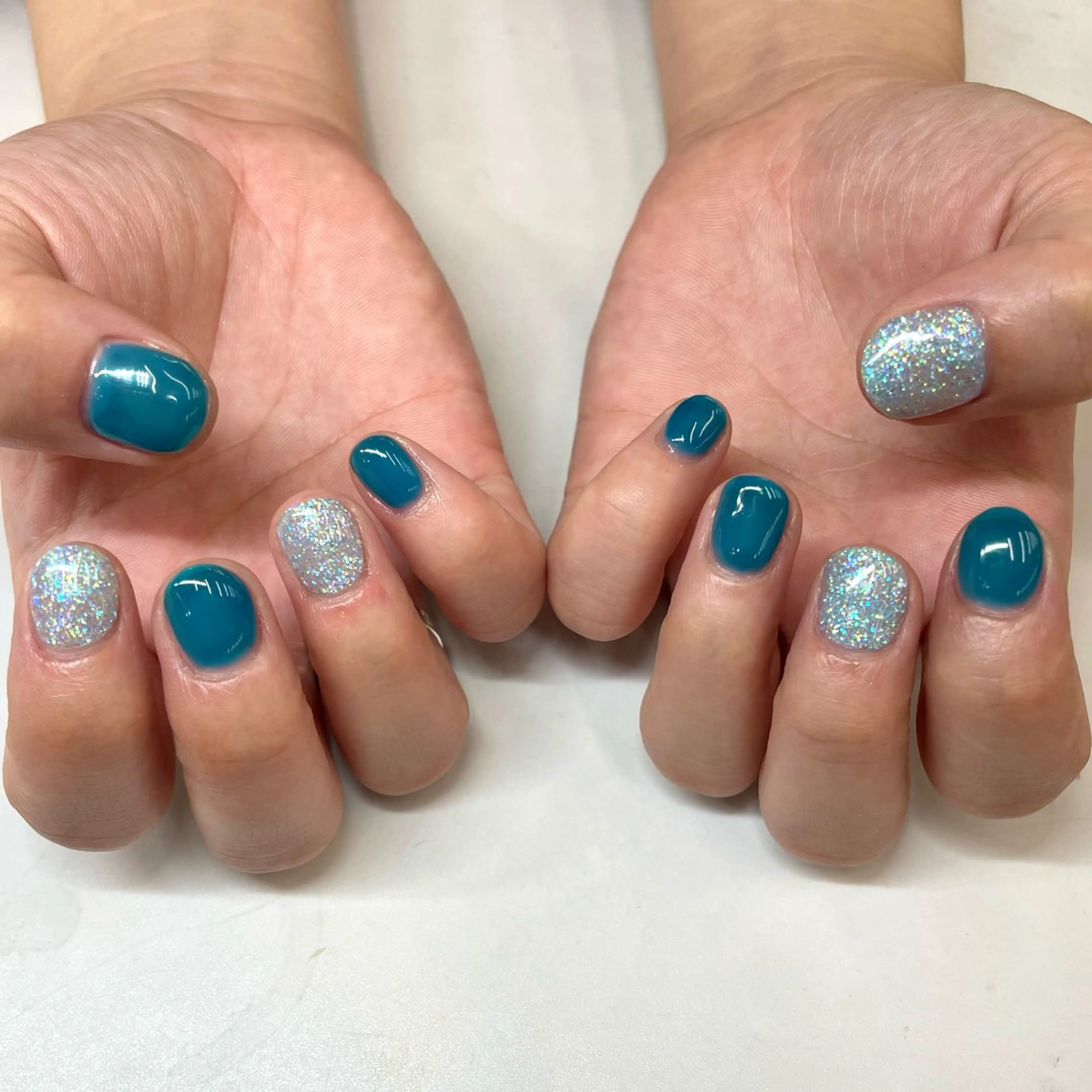 ネイル ブルー ラメ(グリッター) MAXKELLY EMIのネイルデザイン