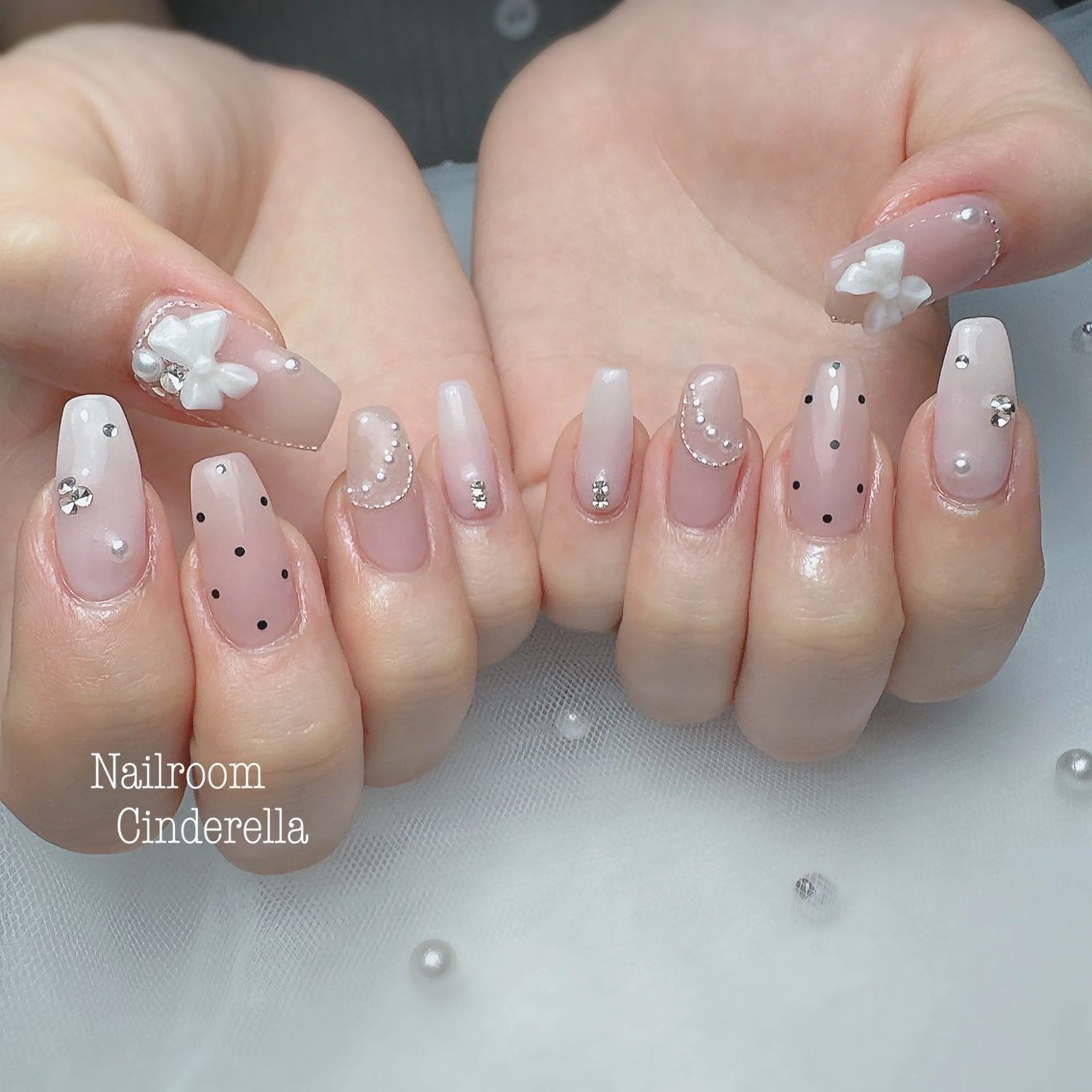 ネイル ドット リボン Nailroom. Cinderellaのネイルデザイン