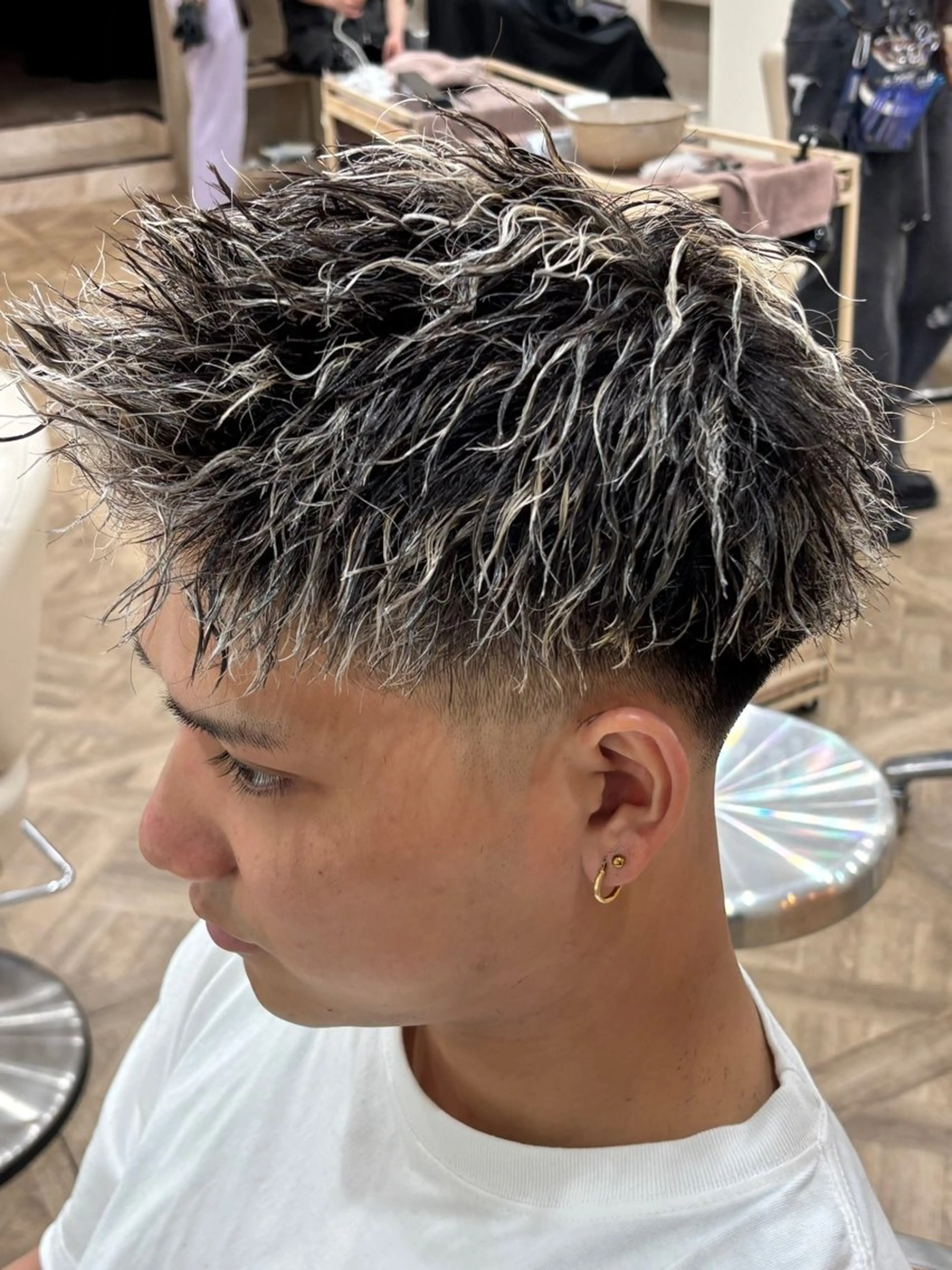 ショート パーマ メンズ メンズメッシュ メンズパーマ メンズツイストパーマ ツイストパーマ カット ヘアカラー パーマ パーマ職人DAIKI ツイスパ/波巻きのヘアスタイル