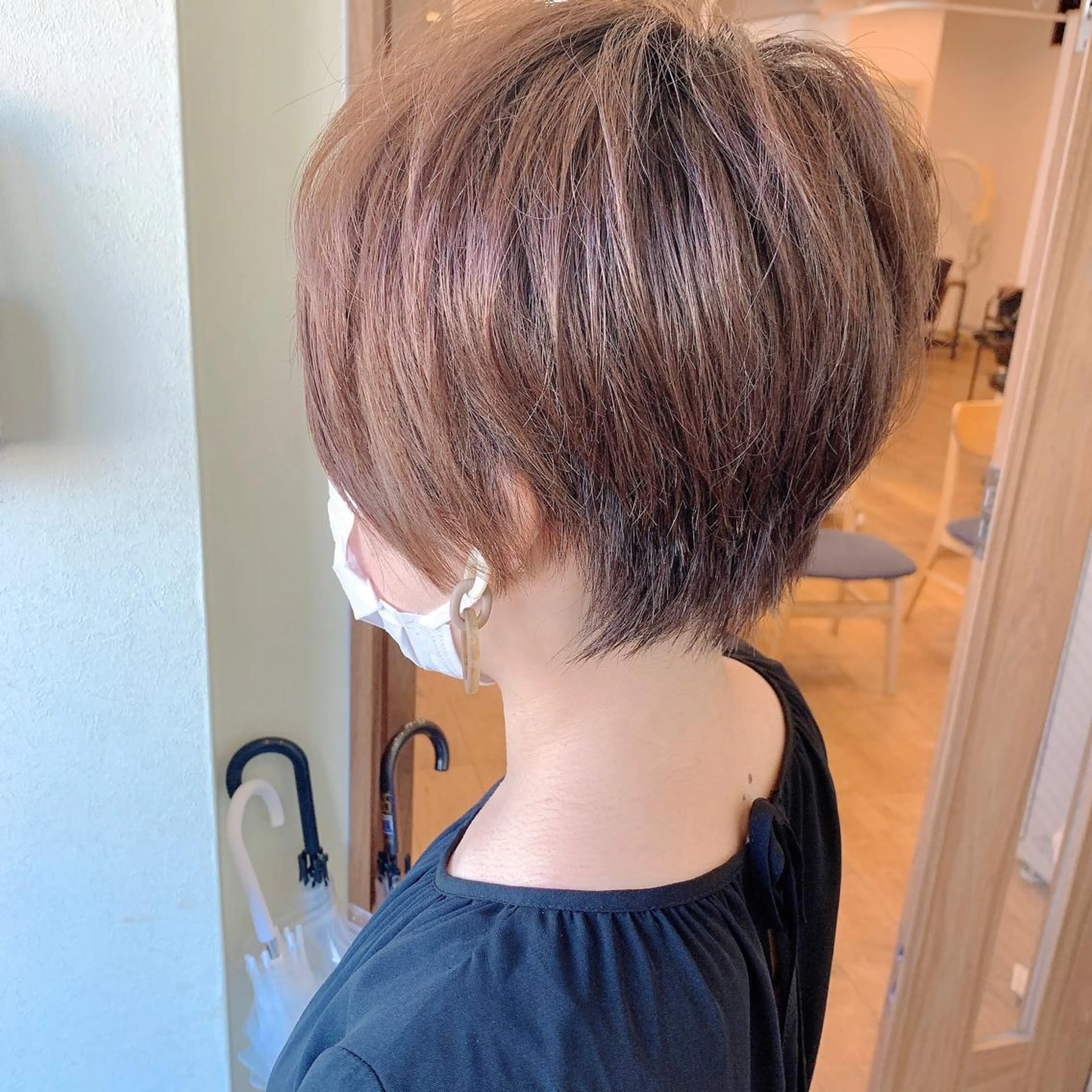 ショート ハンサムショート レイヤーカット ショートヘア カット NUMBER_ ユイナのヘアスタイル