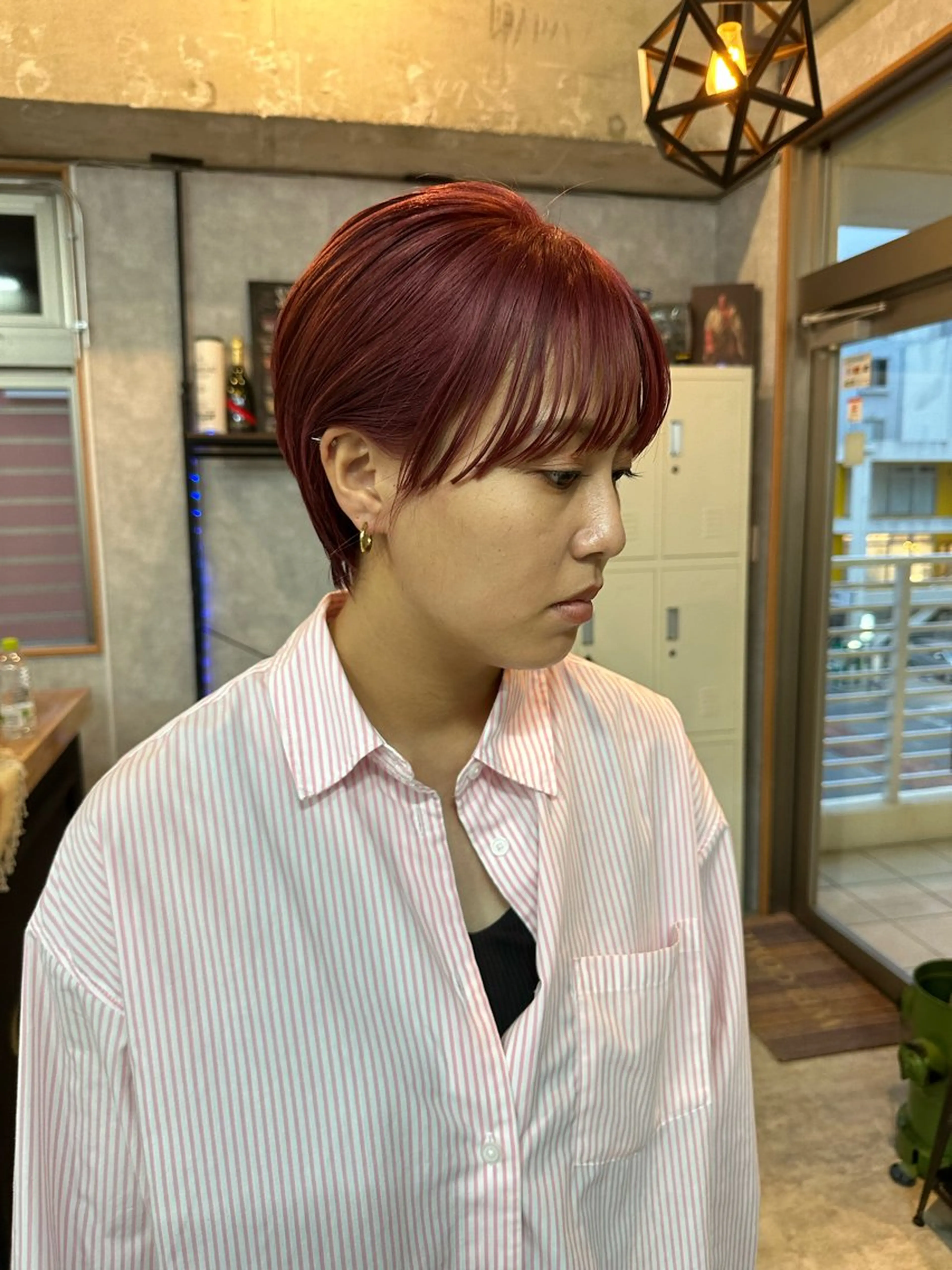 ショート 切りっぱなしボブ ショートボブ ハンサムショート 丸みショート ボブ カット ヘアカラー トリートメント モテ髪/ボブ/ショー ト/アダチフウトのヘアスタイル