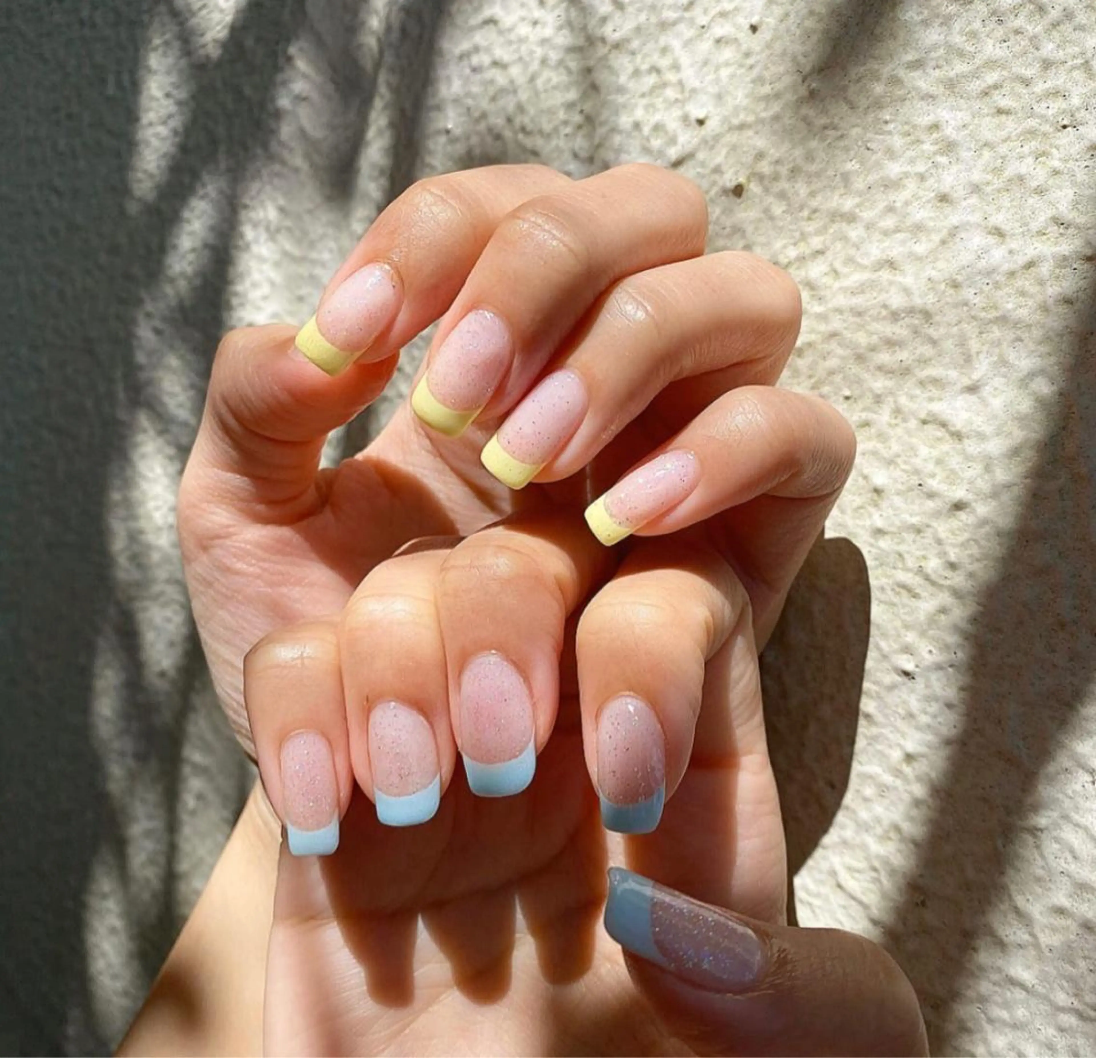 ネイル フレンチネイル ラメ(グリッター) ハンドネイル 佐藤 穂乃香のネイルデザイン