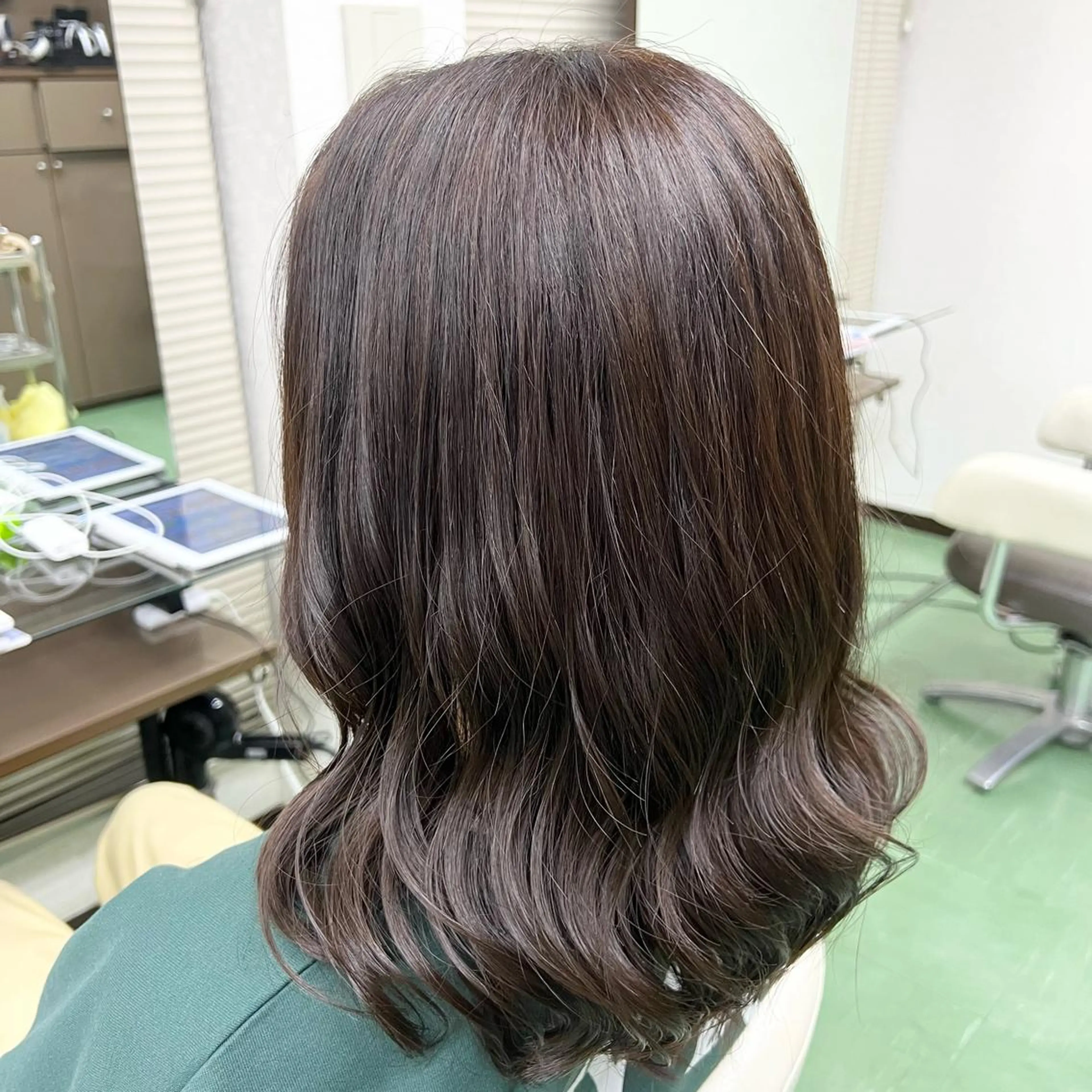 セミロング カラー ボブ カット ヘアカラー 甲田 豪徳のヘアスタイル