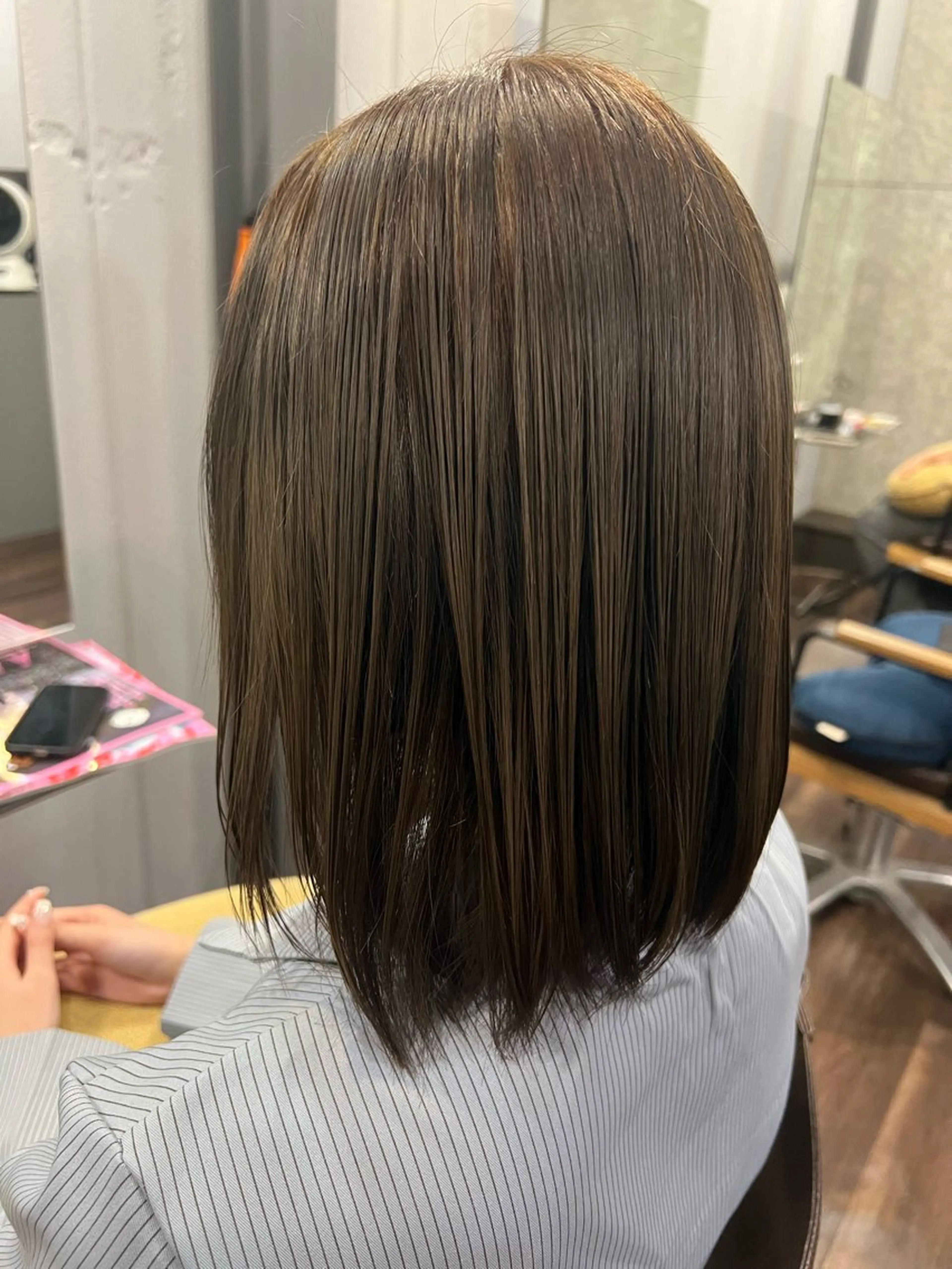 ミディアム カラー デザインカラー ハイライトカラー ハイトーンカラー ハイライト ヘアカラー terra🌈大久保 睦美のヘアスタイル