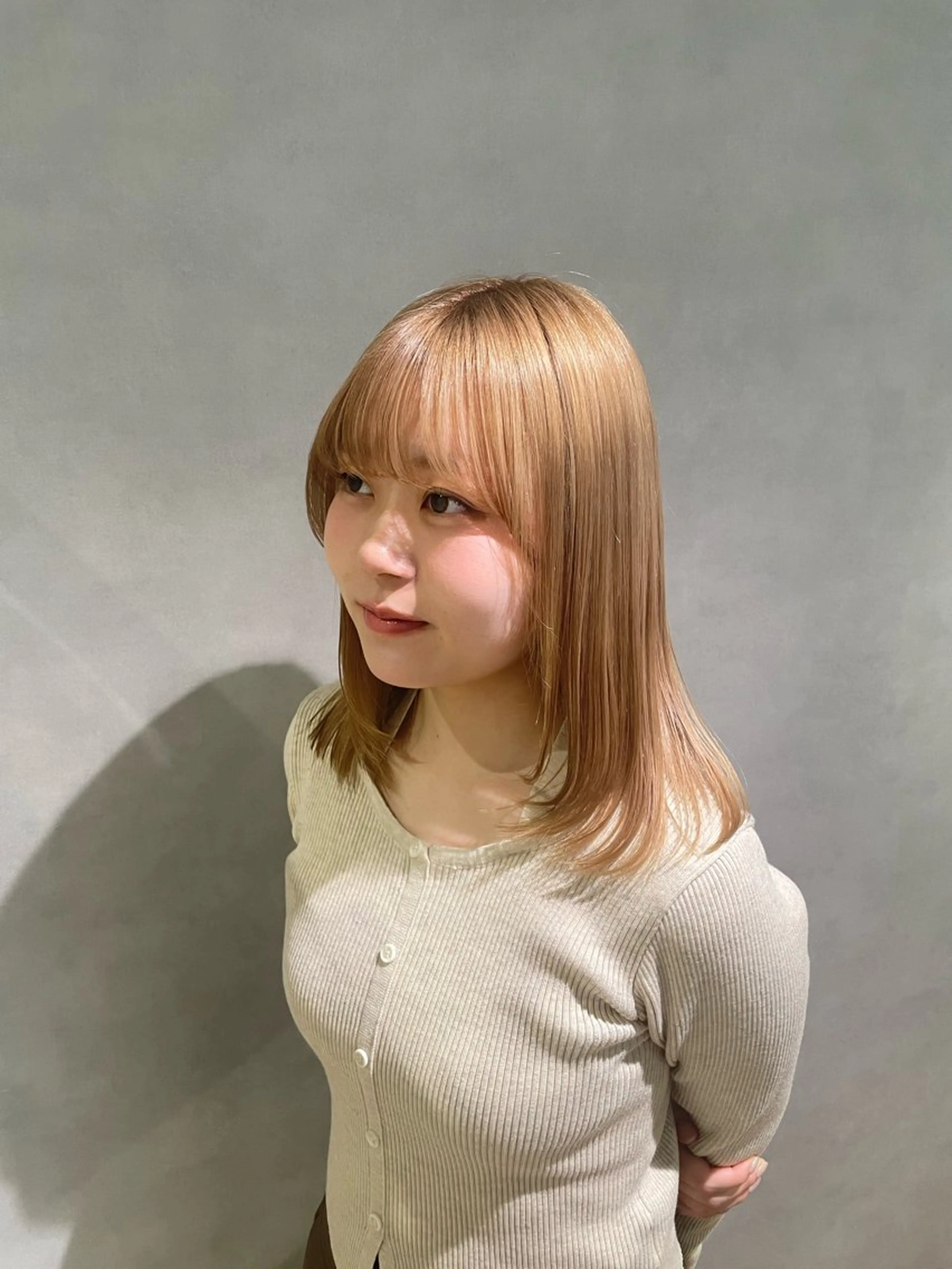 ミディアム 韓国風ヘア レイヤーカット シャギー 樋口 美咲のヘアスタイル