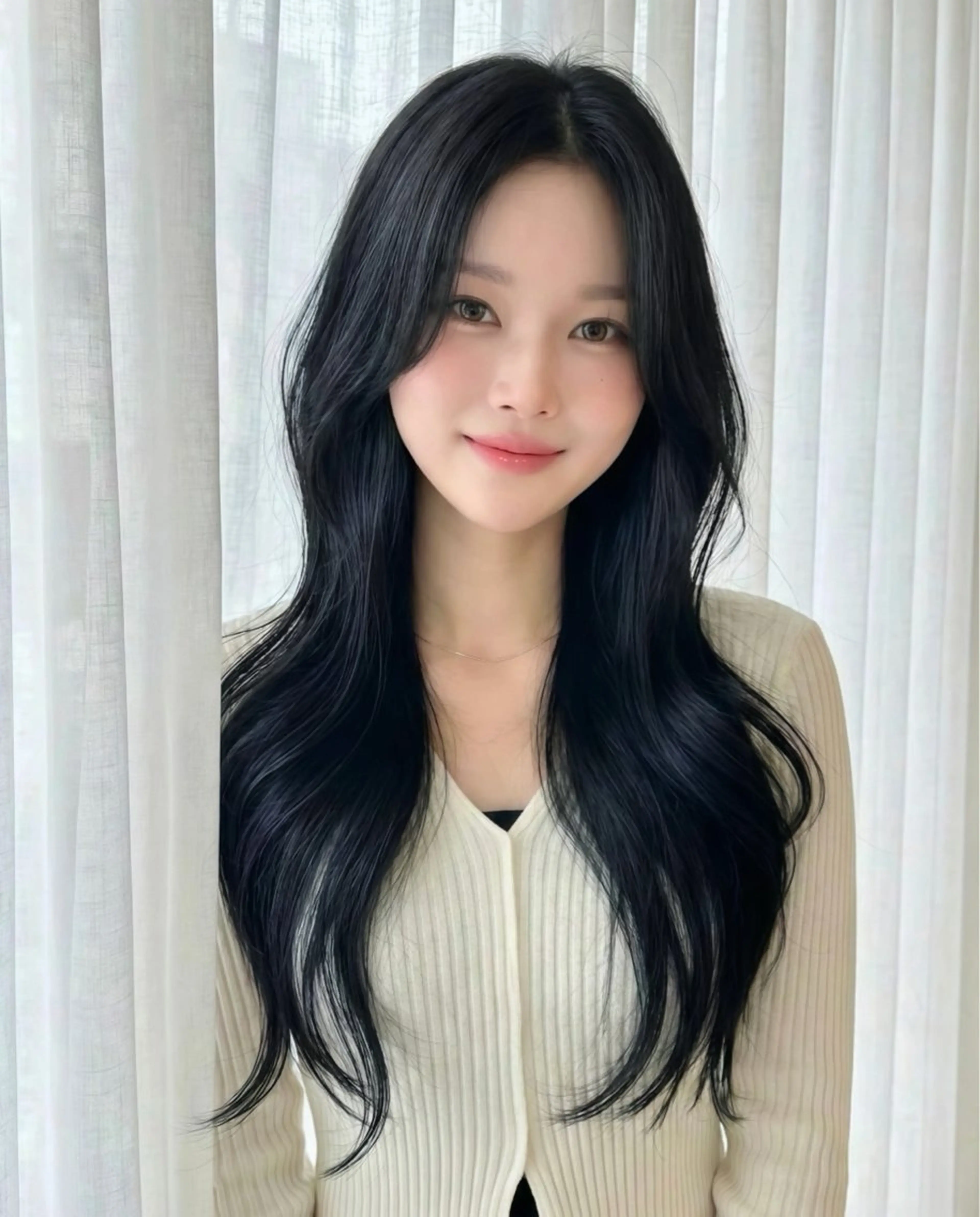 ロング UNI表参道所属・新野 百恵のヘアスタイル