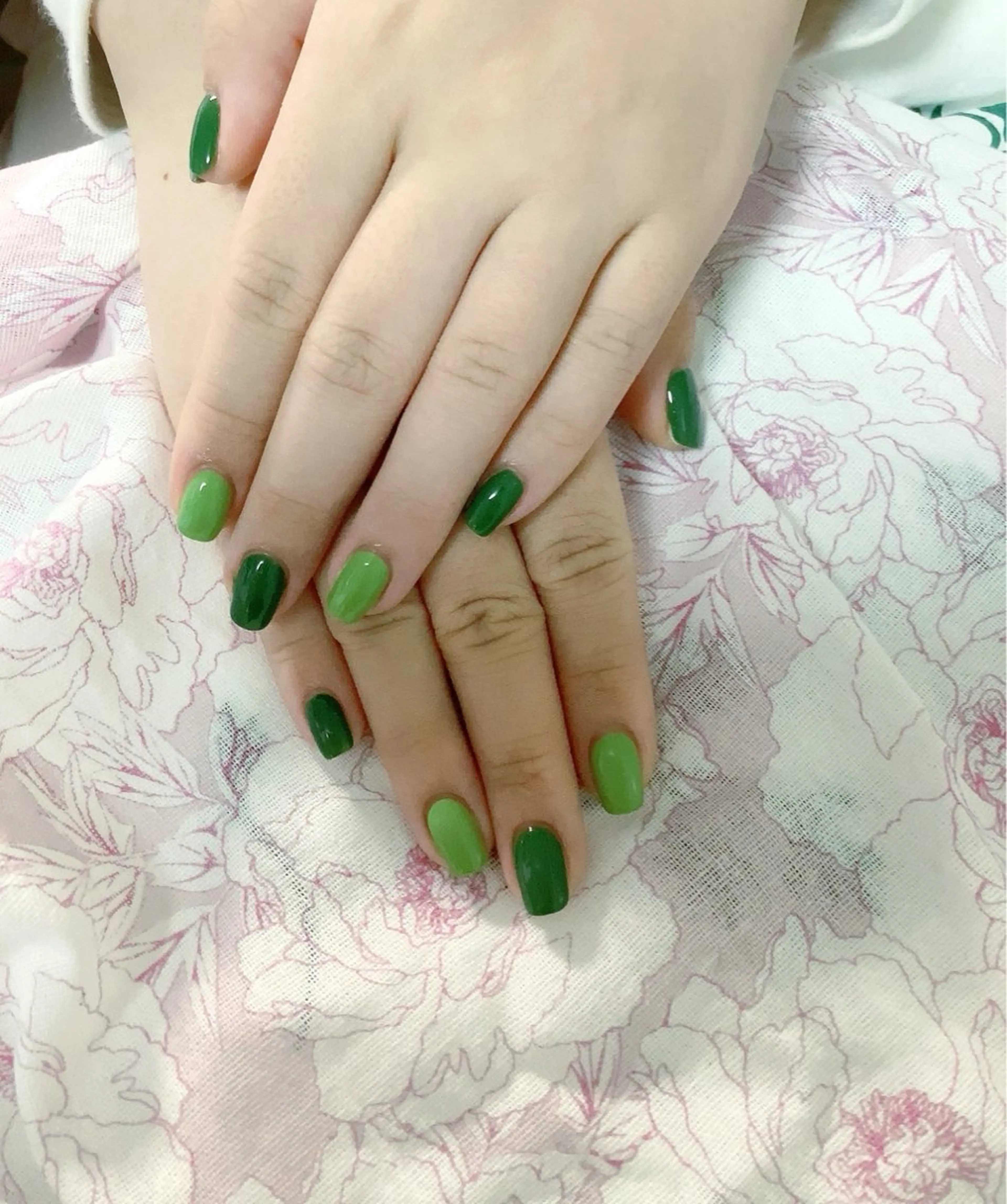 ネイル pink ladyサロン所属・べ にのネイルデザイン