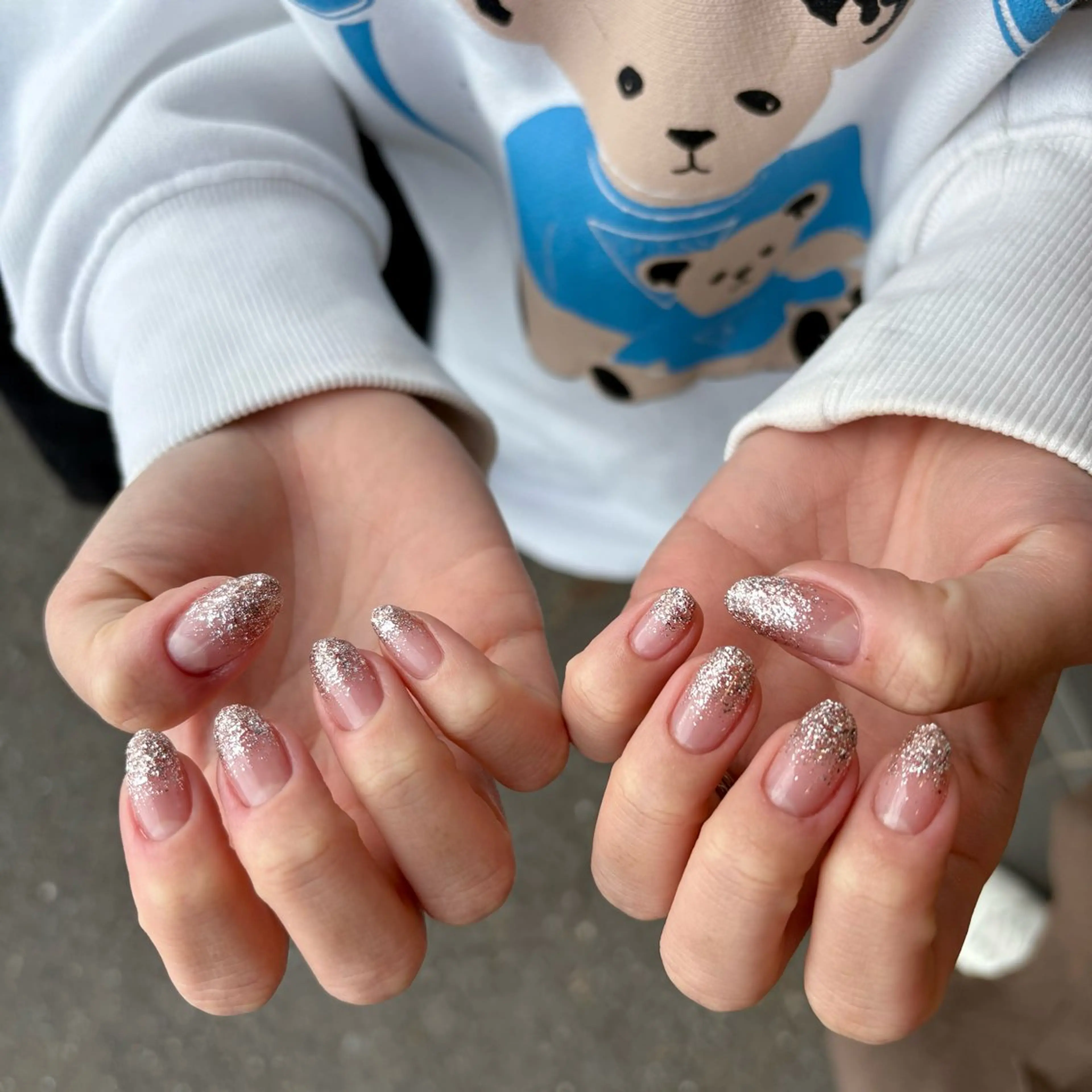 ネイル フラッシュネイル フットネイル フレンチネイル ジェルネイル ゴールド Feluce. eyelash&nail【フェルーチェ】所属・nail mahoのネイルデザイン