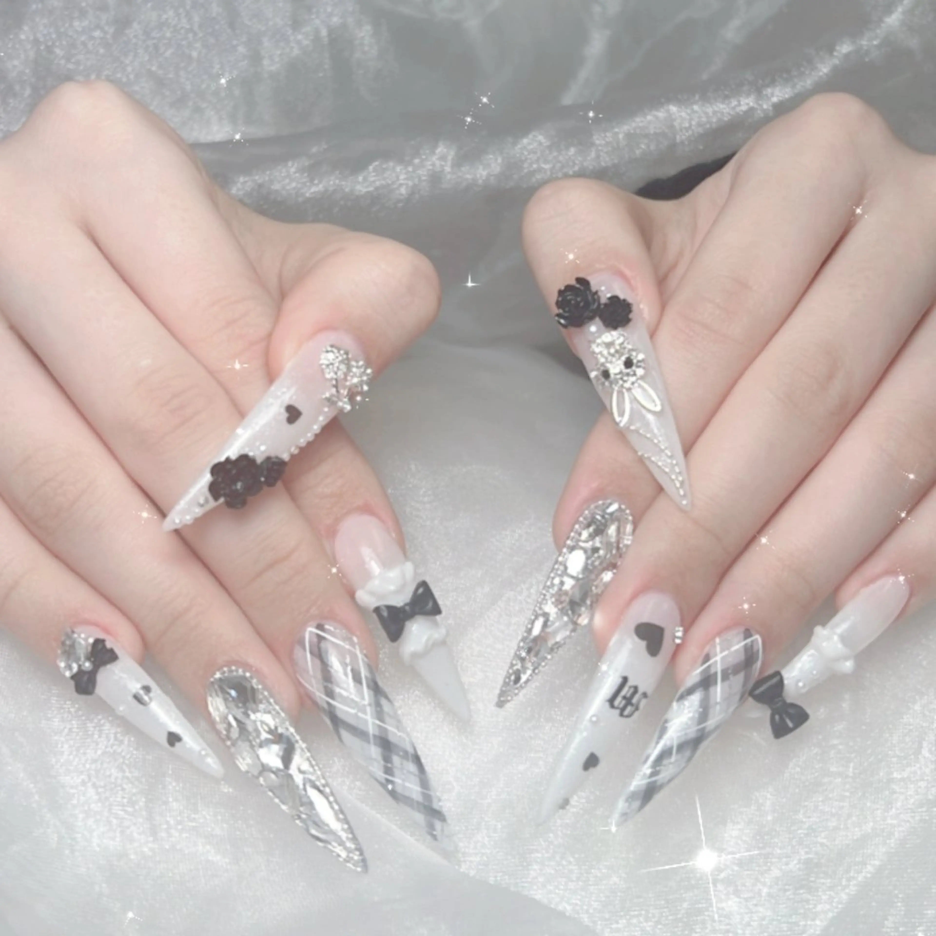 ネイル ハロウィン キラキラネイル 韓国ネイル スカルプネイル ハンドネイル MoMoA Nail ネイル長さ出し専門店のネイルデザイン