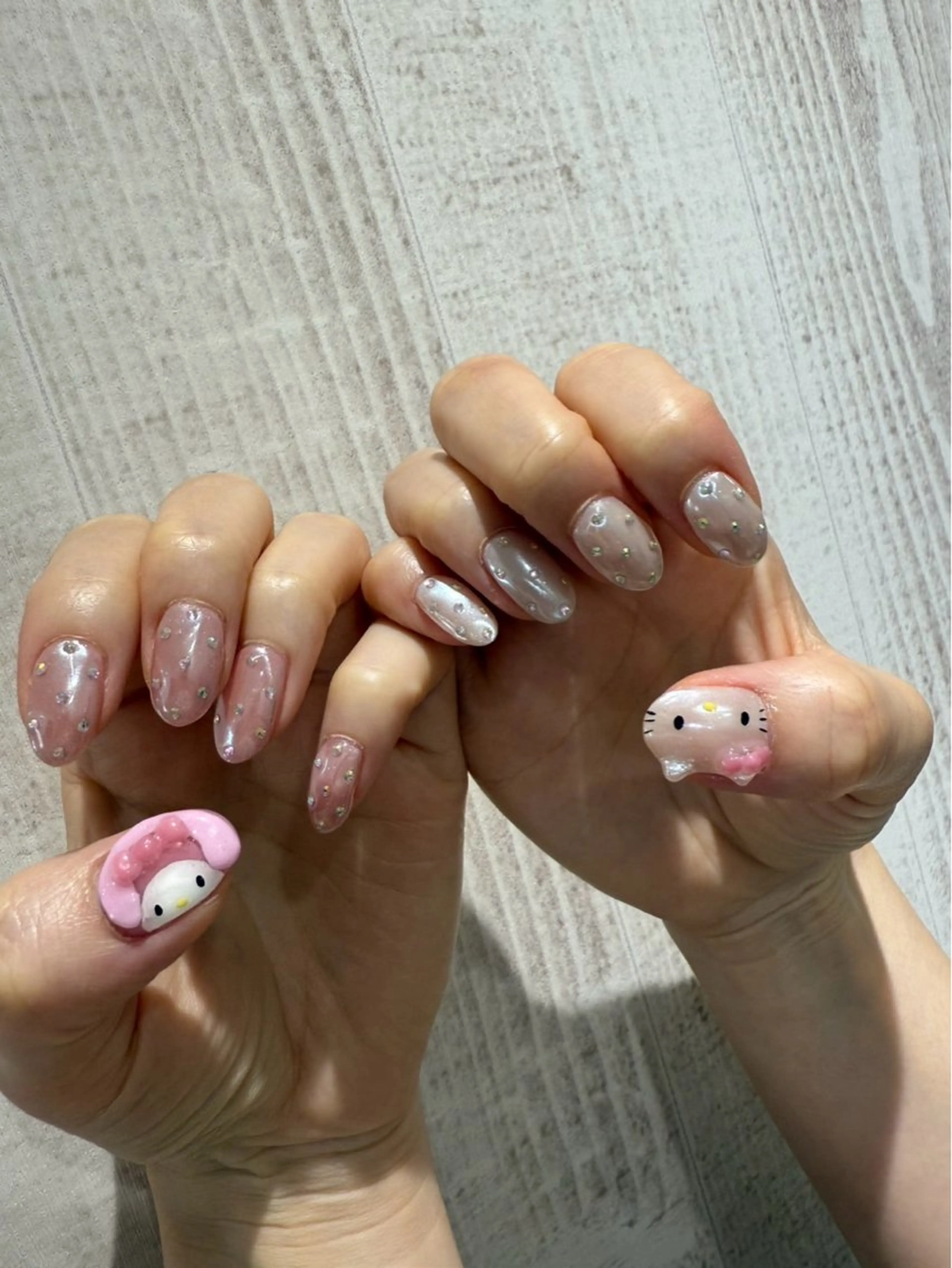 ネイル フラッシュネイル ガーリー マグネットネイル 持ち込み ハンドネイル 13日3980円‼️ マグもデザインも◎のネイルデザイン