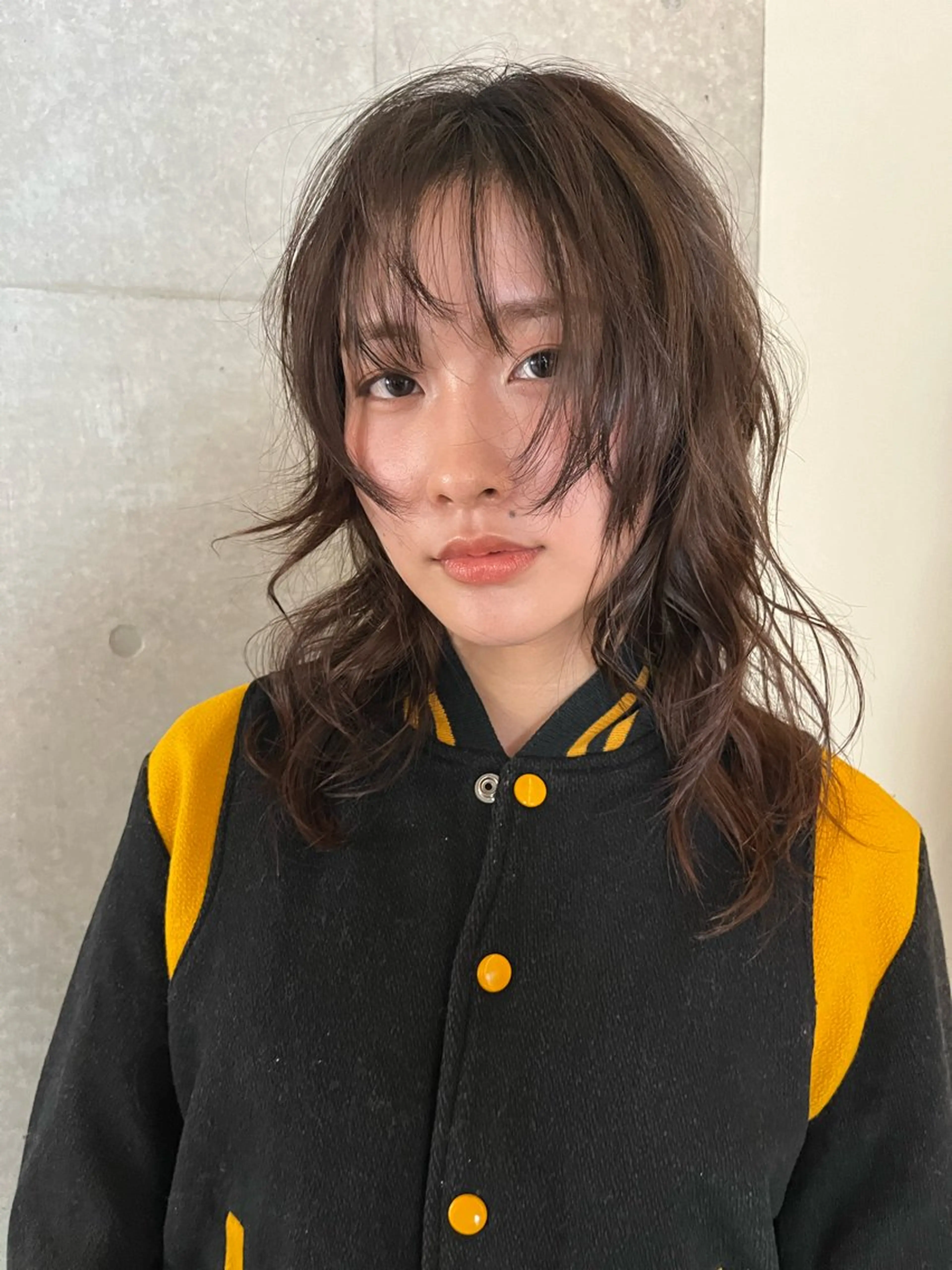 ミディアム くせ毛 顔まわりレイヤー ハッシュカット 韓国風ヘア レイヤーカット レイヤーカット\ウル フ　chinatsuのヘアスタイル