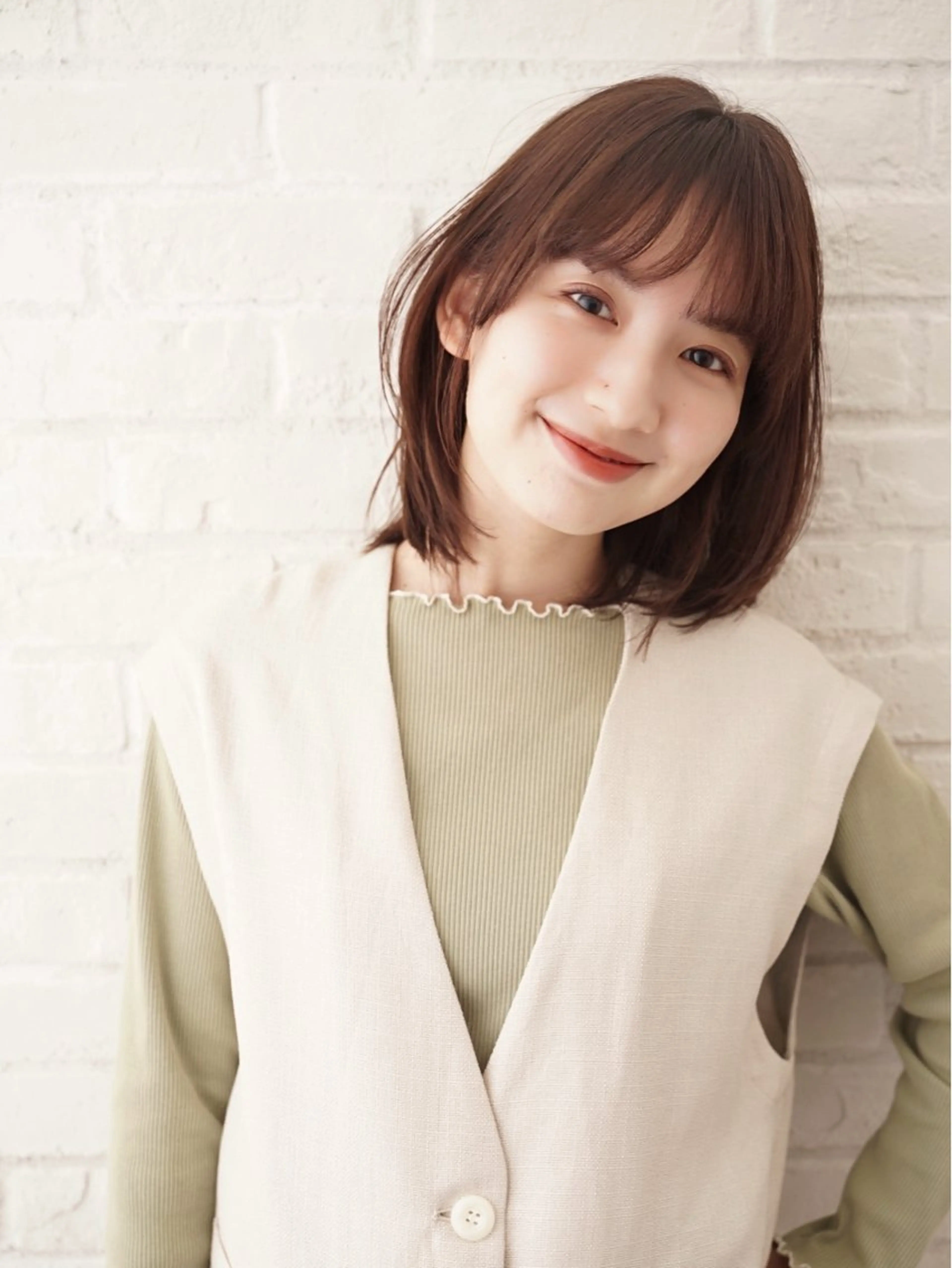 ミディアム カラー 佐藤 花帆のヘアスタイル