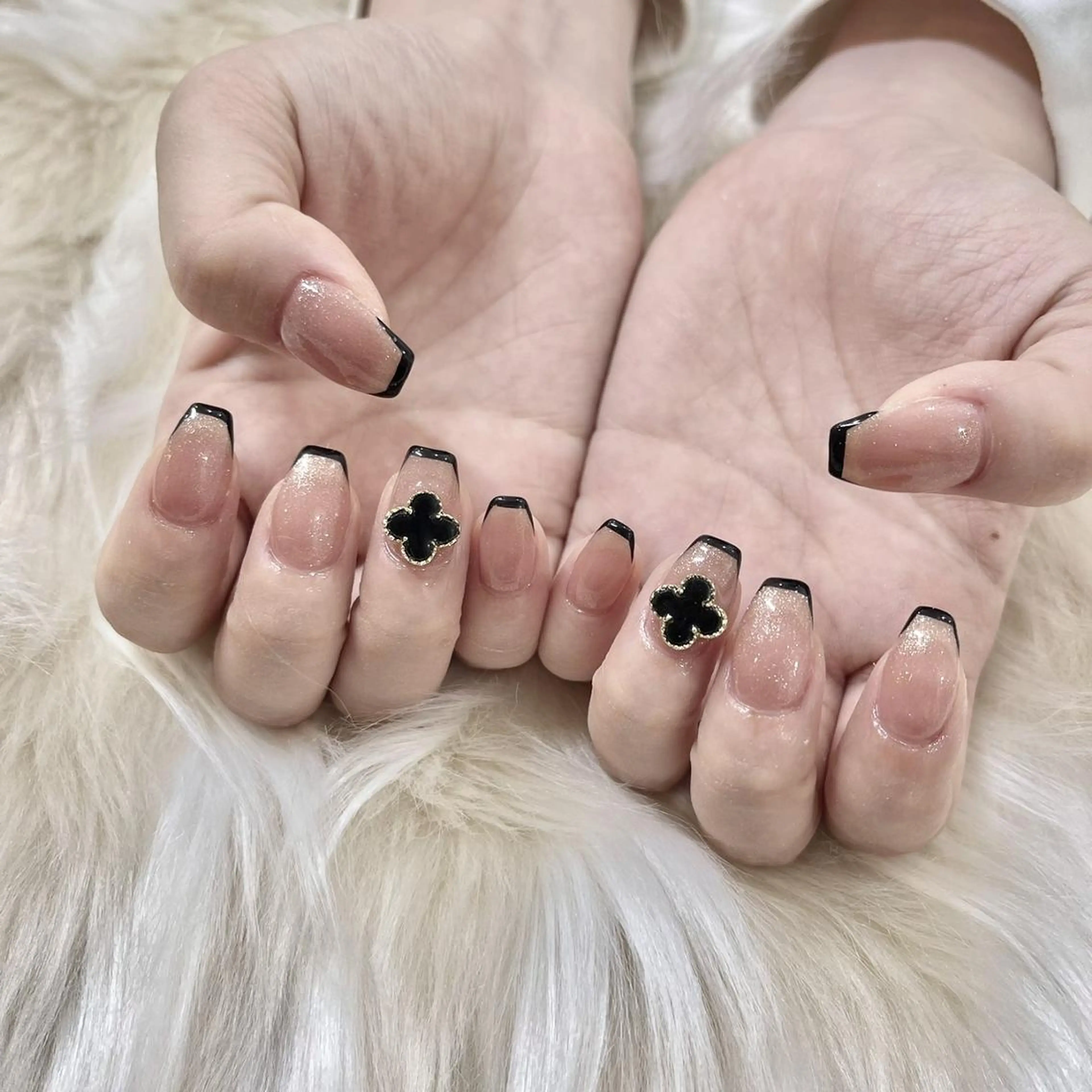 ネイル PEEKABOO京橋 EYE&NAILのマツエク・マツパデザイン