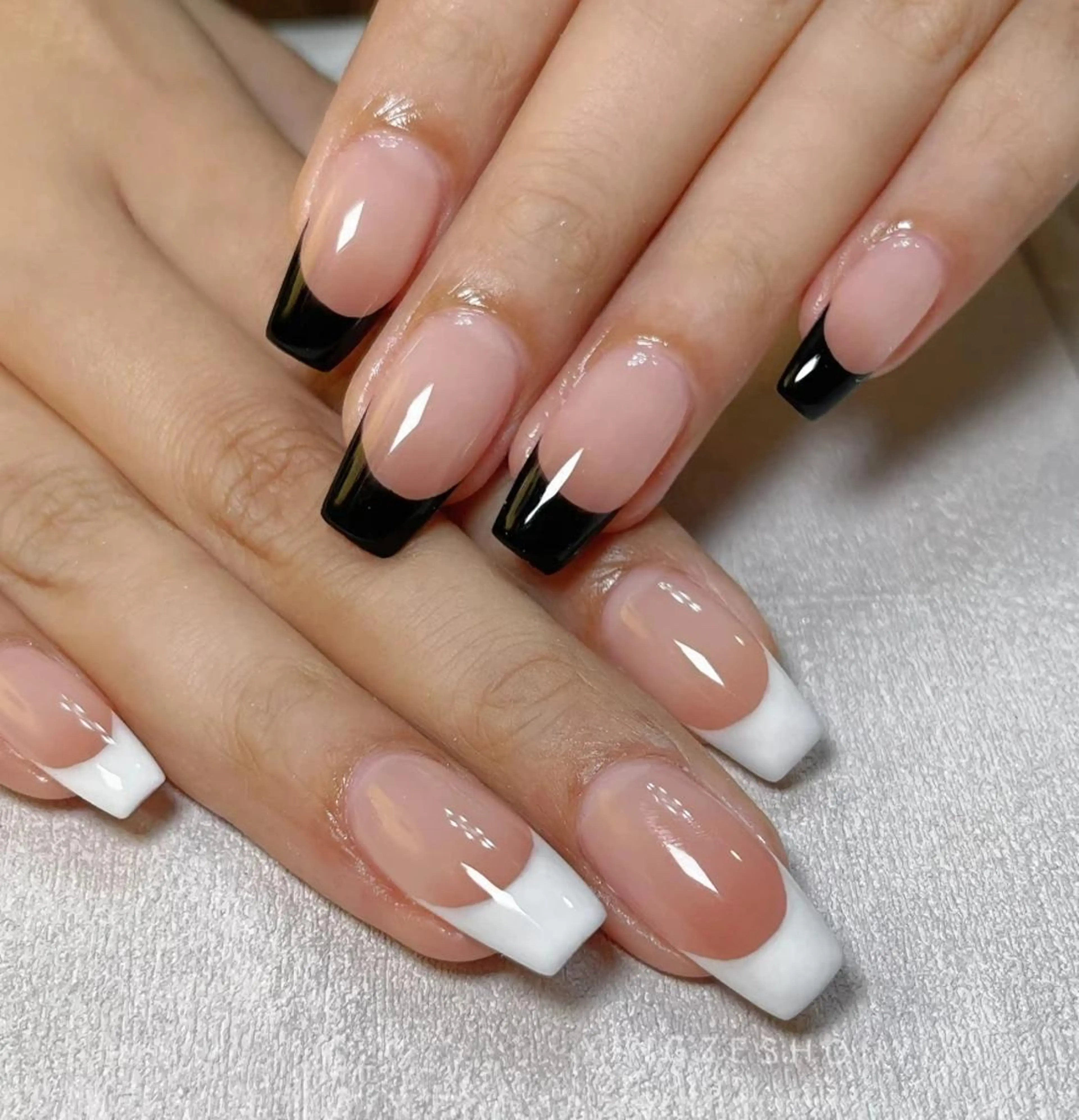 ネイル アートネイル 長さ出し ネイルチップ Queens テイのネイルデザイン