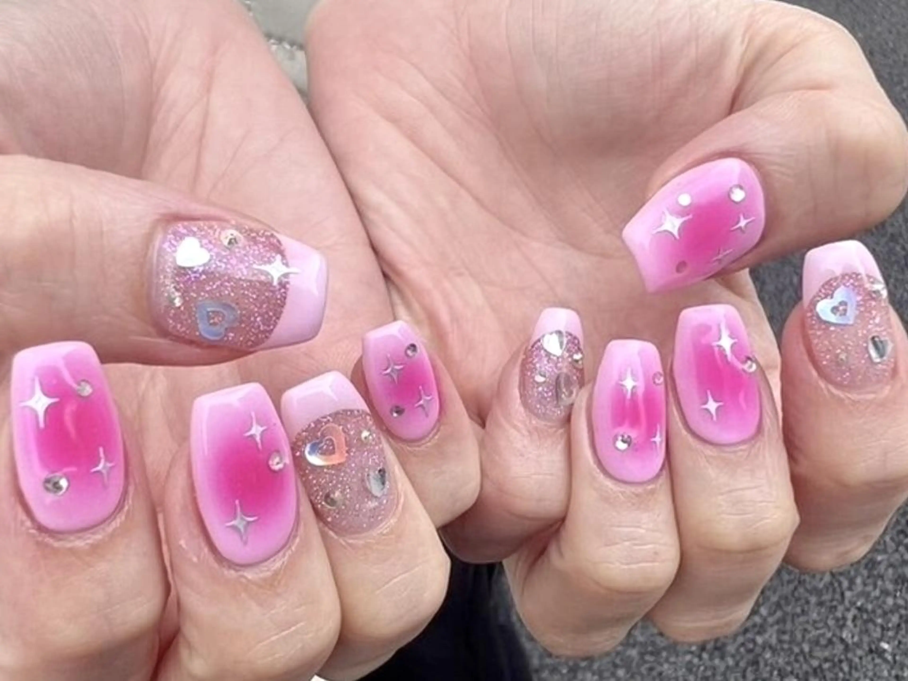 ネイル アートネイル 持ち込み Shis_🦄shi 韓国風キラキラネイルのネイルデザイン