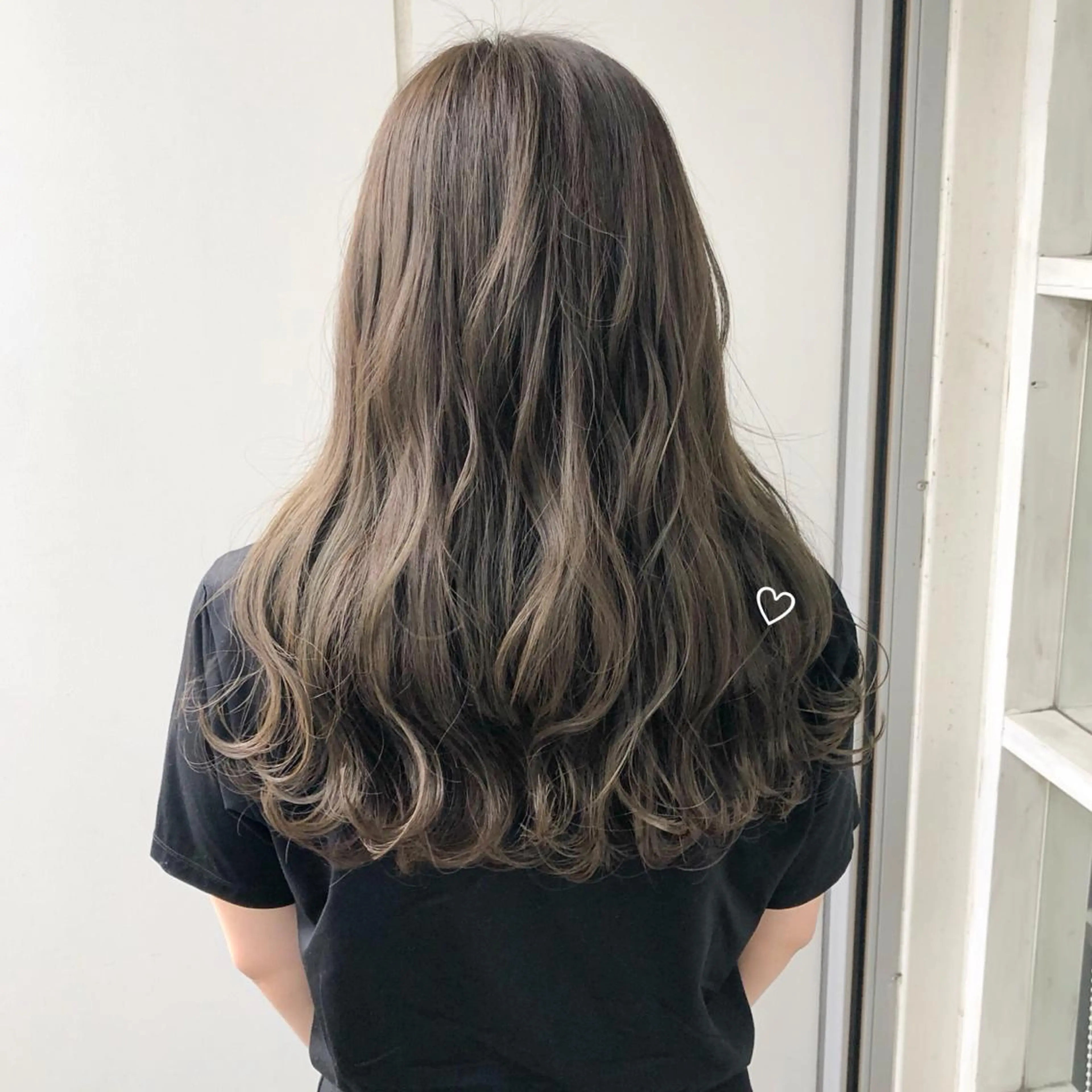 ロング カラー グレージュ カーキグレージュ 榎園 由美のヘアスタイル