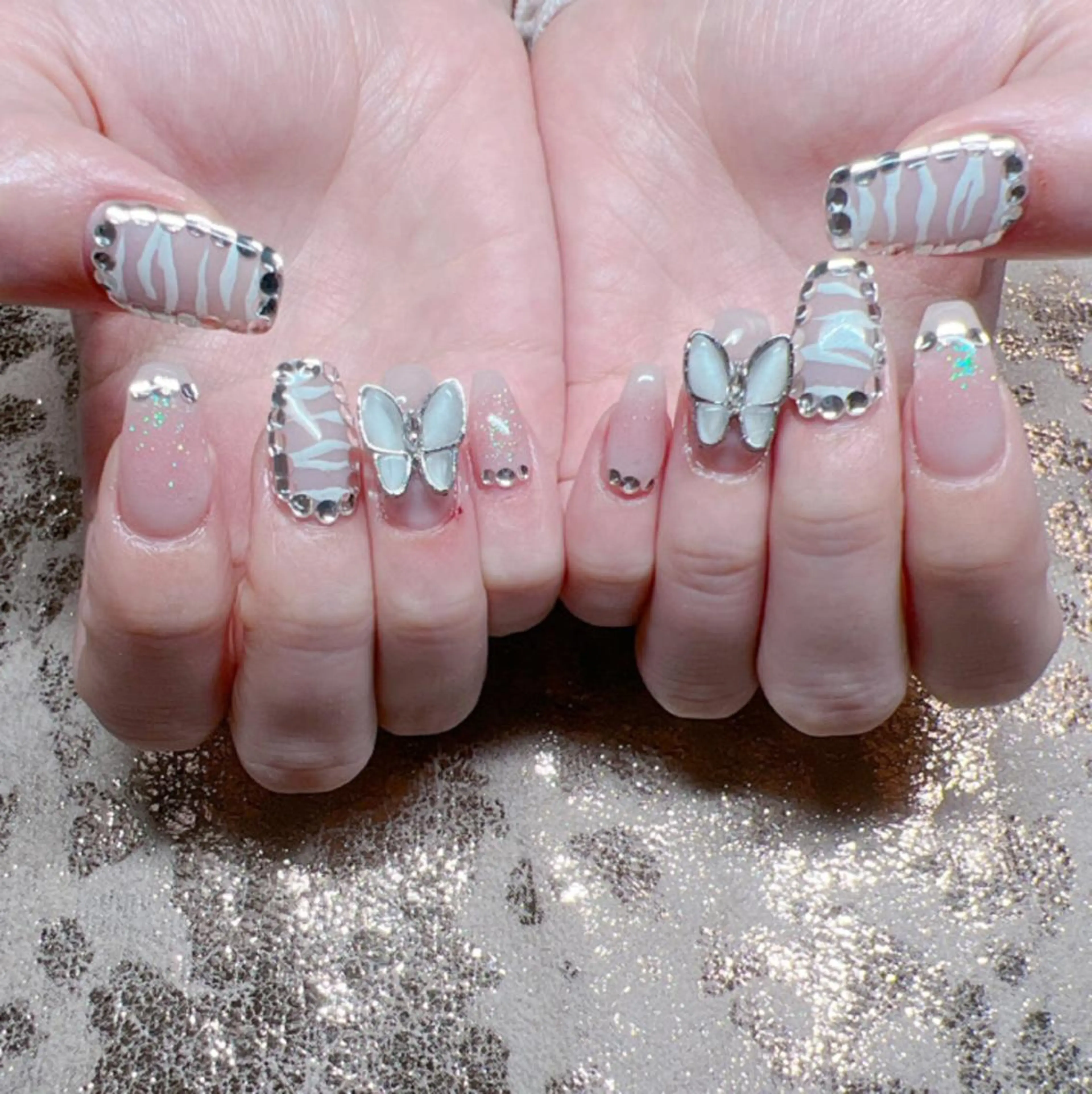 ネイル 個室ネイルサロンDolly  Girl〜ドーリーガール〜所属・DollyGirl KYOKOのネイルデザイン