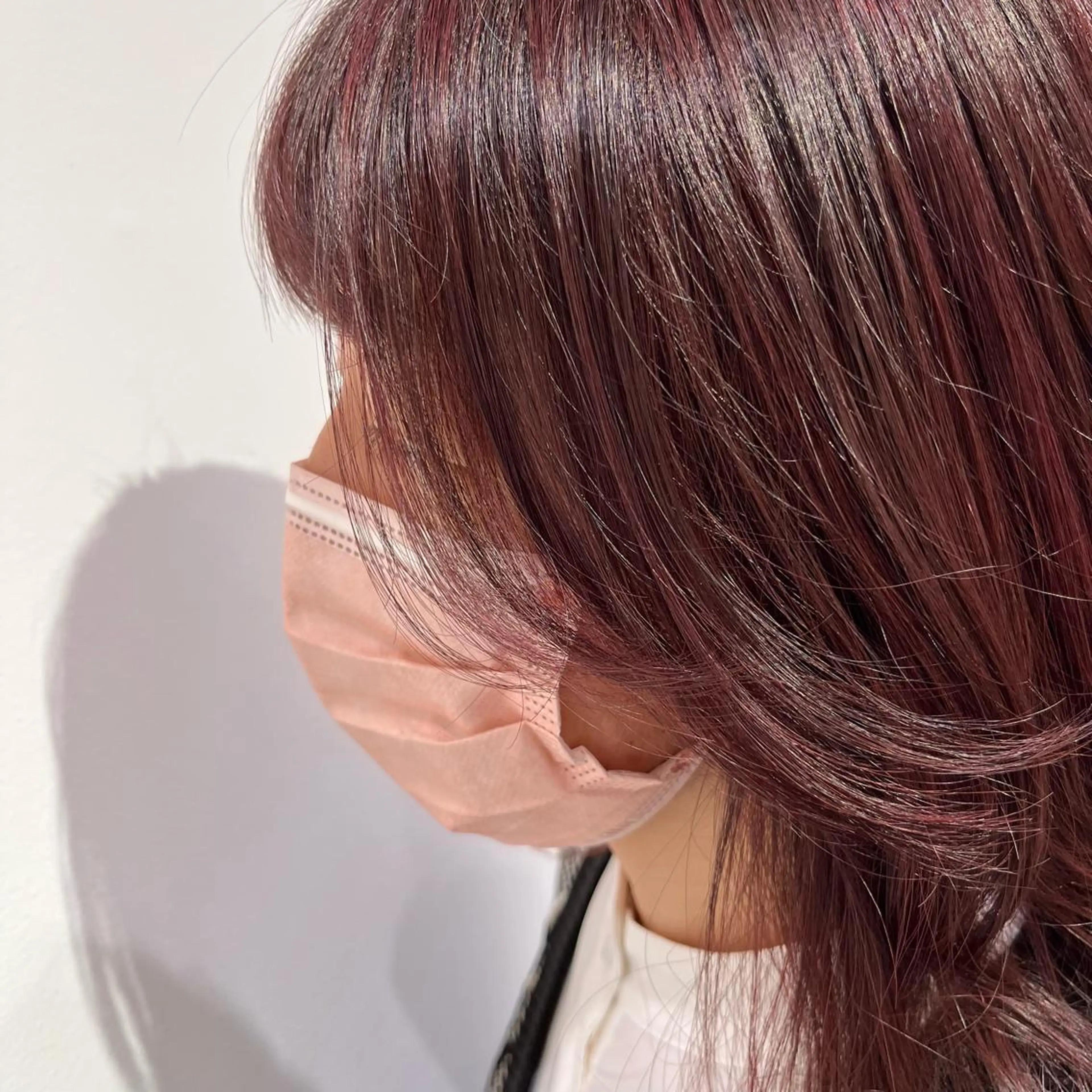 ミディアム おくれ毛 サイドバング 小顔カット メンズヘア専門🦊 RYOKAのヘアスタイル