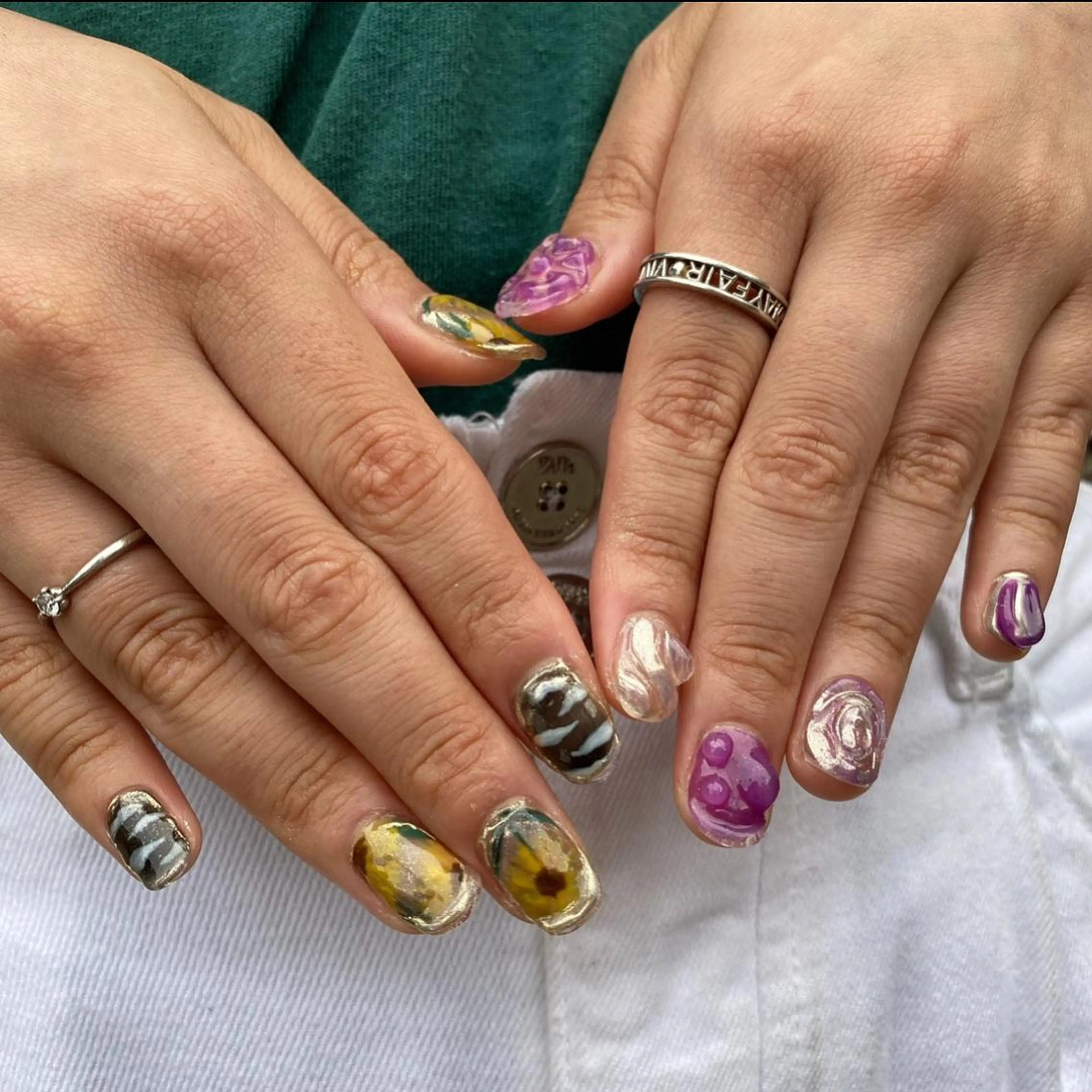 ネイル ジェルネイル Shiori･:* 💫のネイルデザイン