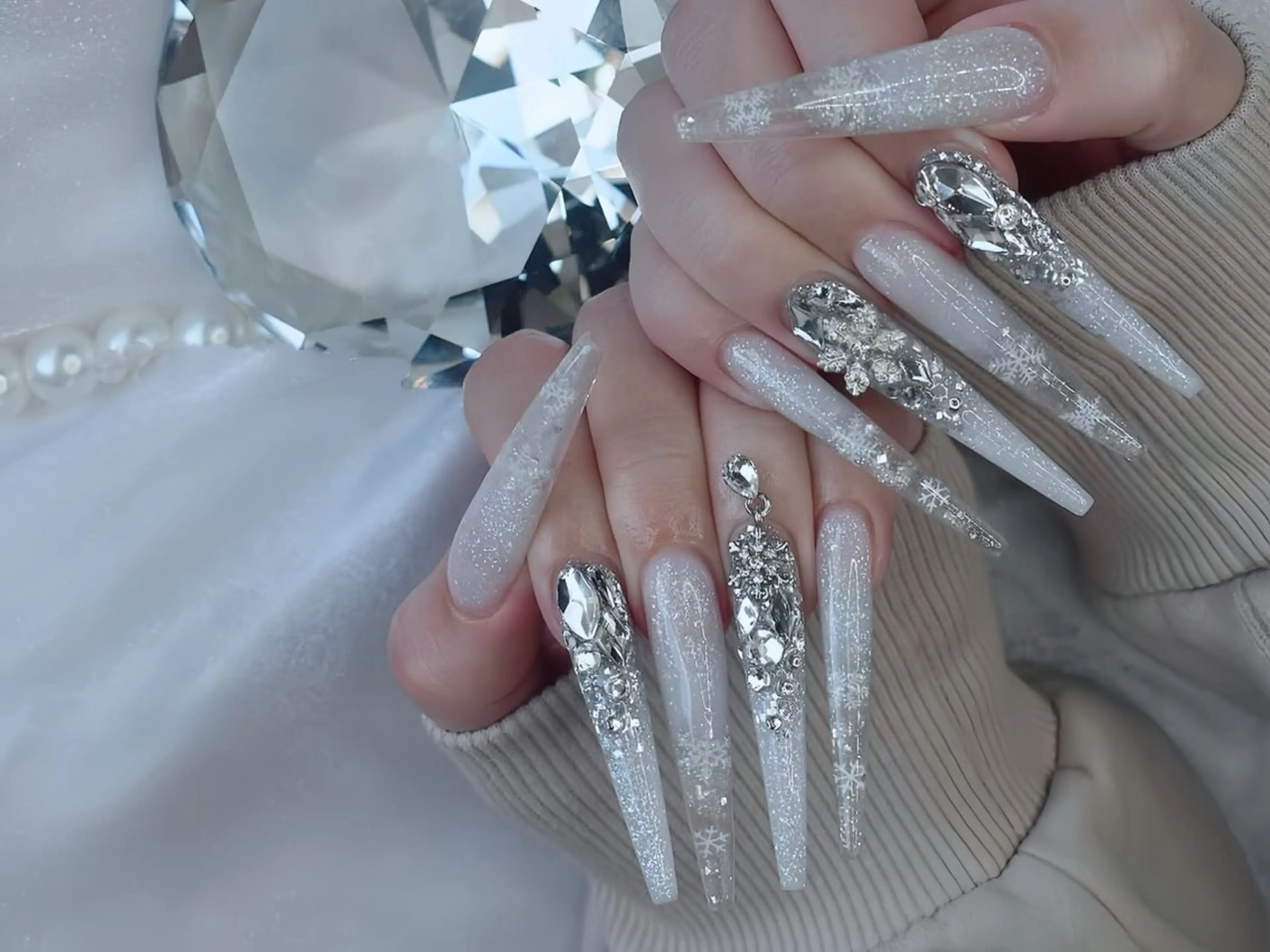 ネイル ボルドー フレンチネイル グラデーション キラキラネイル 韓国ネイル ハンドネイル Rin Nail 新大久保店のネイルデザイン