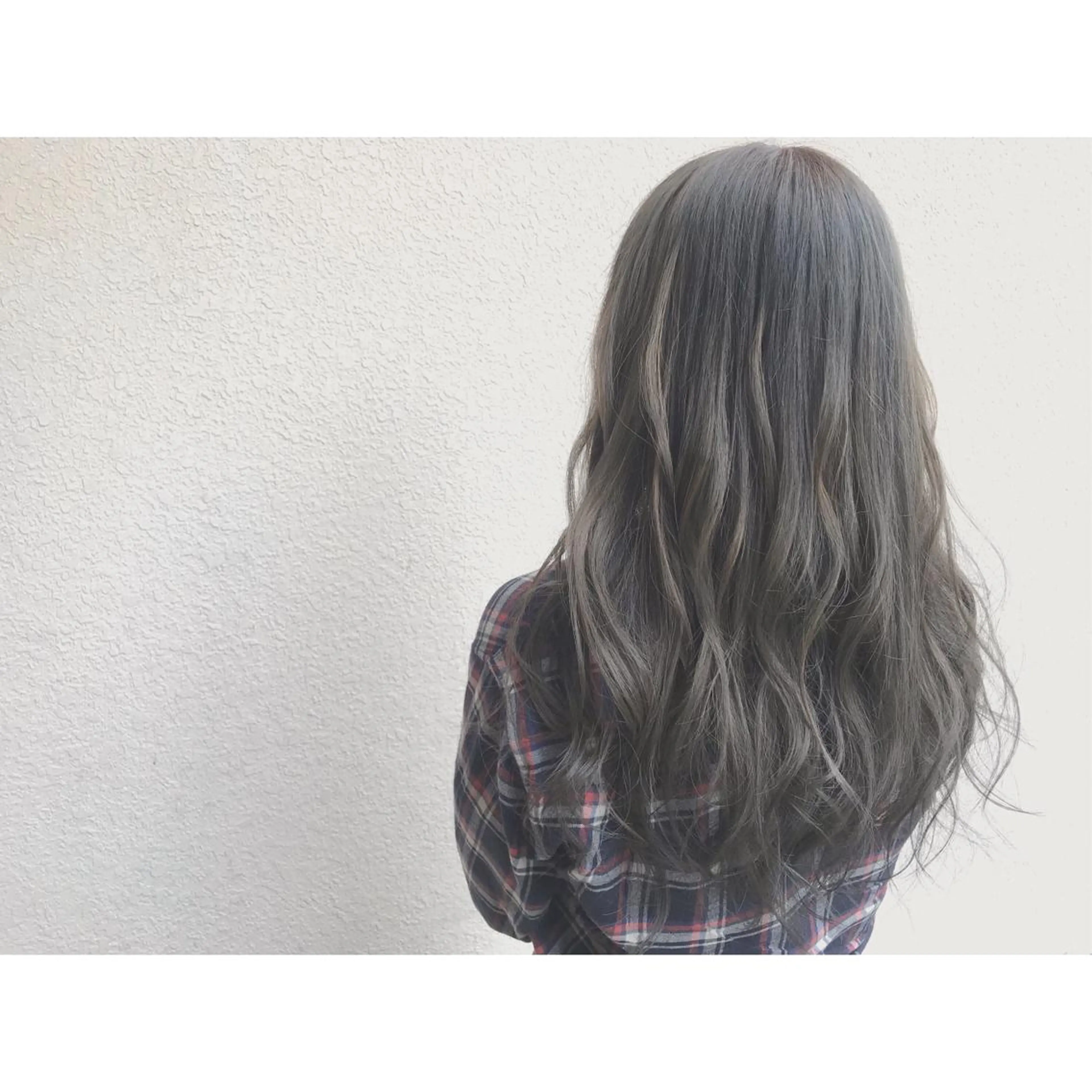 ロング カラー ブリーチ ケアブリーチ グレージュ パープルカラー なかにし まゆみのヘアスタイル