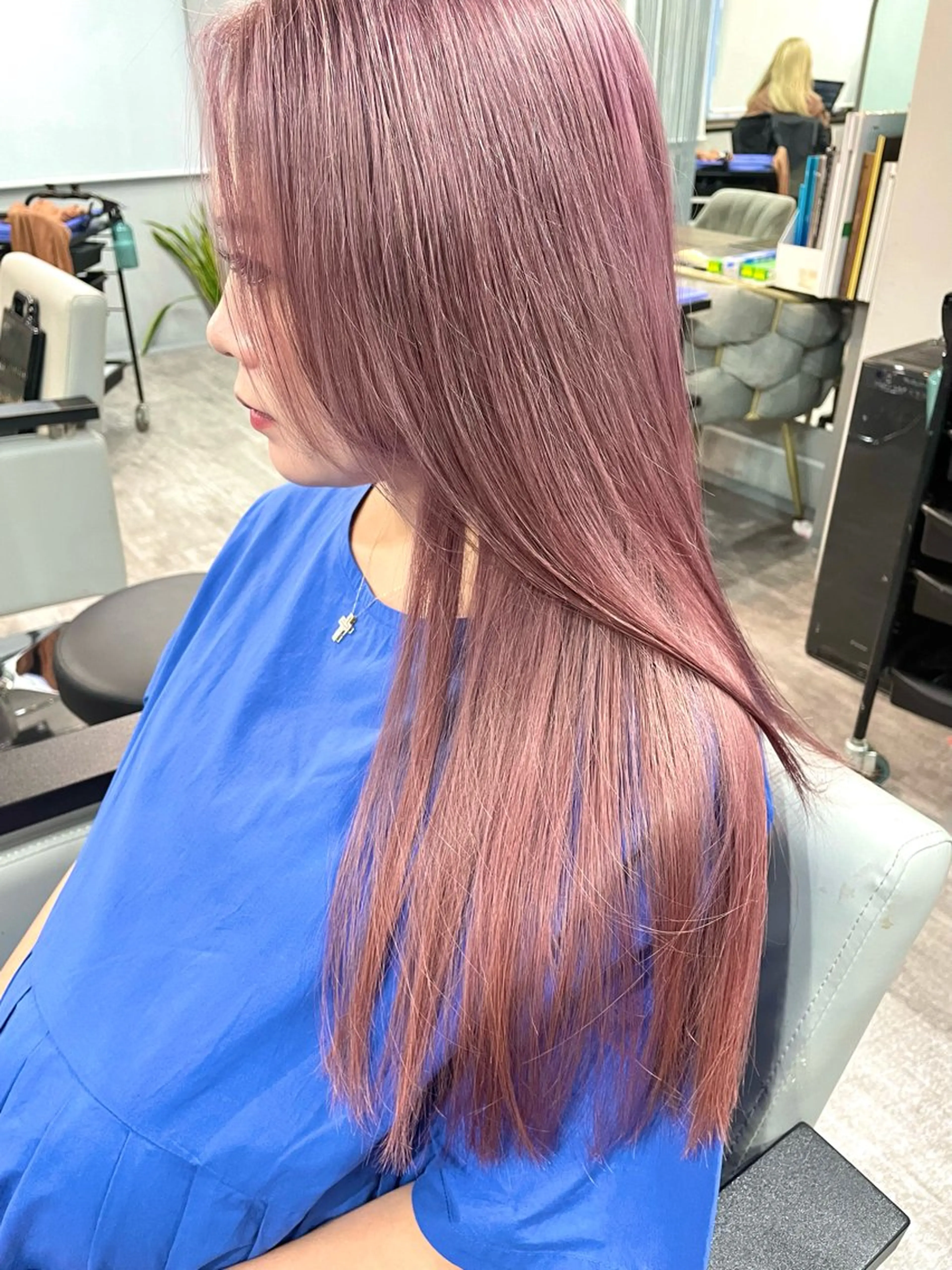 ロング ヘアカラー トリートメント sherry【シェリー】所属・miho 大国町 柔らかハイトーン💛のヘアスタイル