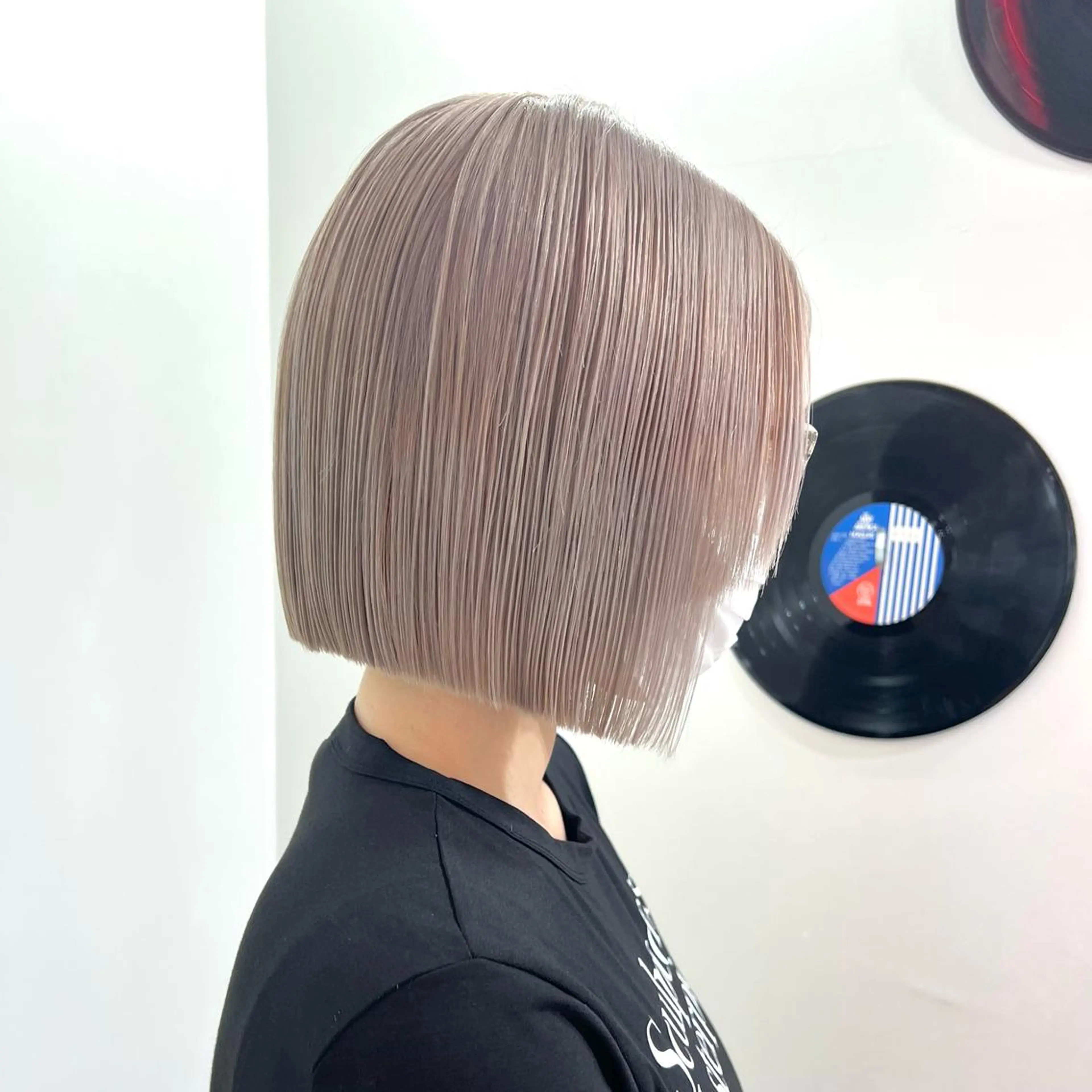 ショート カラー ヘアアレンジ 🧨ブリーチー×ボブ レイヤー💎じゅえるのヘアスタイル